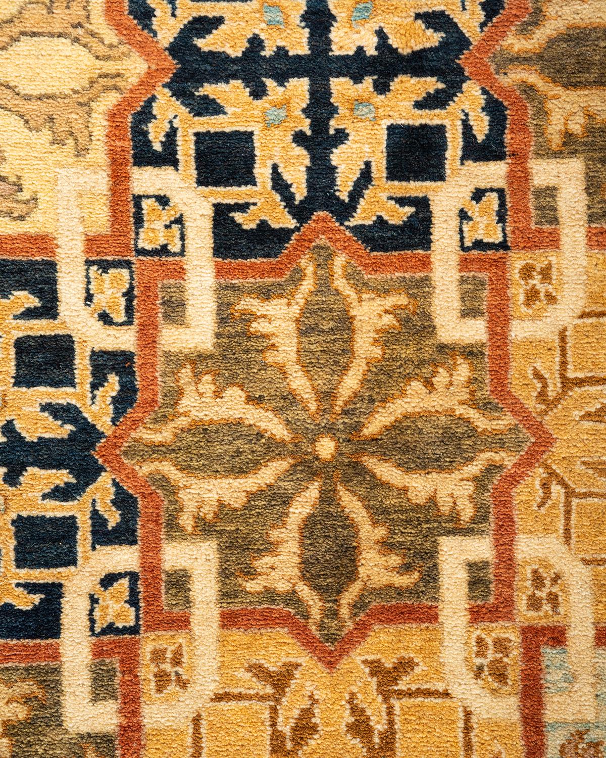 Pakistanais Tapis unique en son genre en laine nouée à la main Mogul Ivory en vente