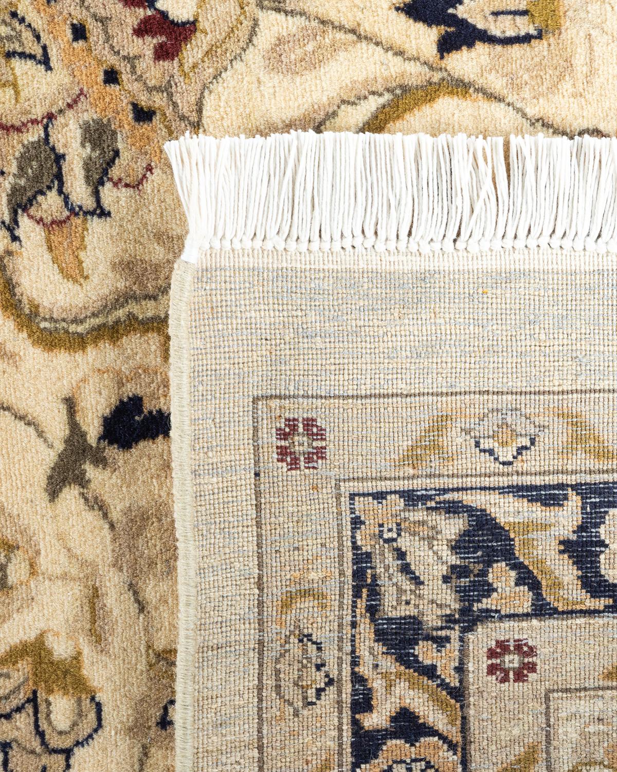 XXIe siècle et contemporain Tapis Mogul ivoire en laine noué à la main, unique en son genre en vente