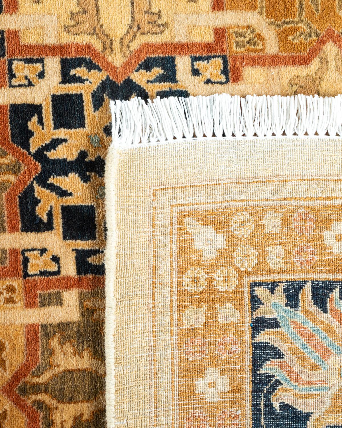 XXIe siècle et contemporain Tapis unique en son genre en laine nouée à la main Mogul Ivory en vente