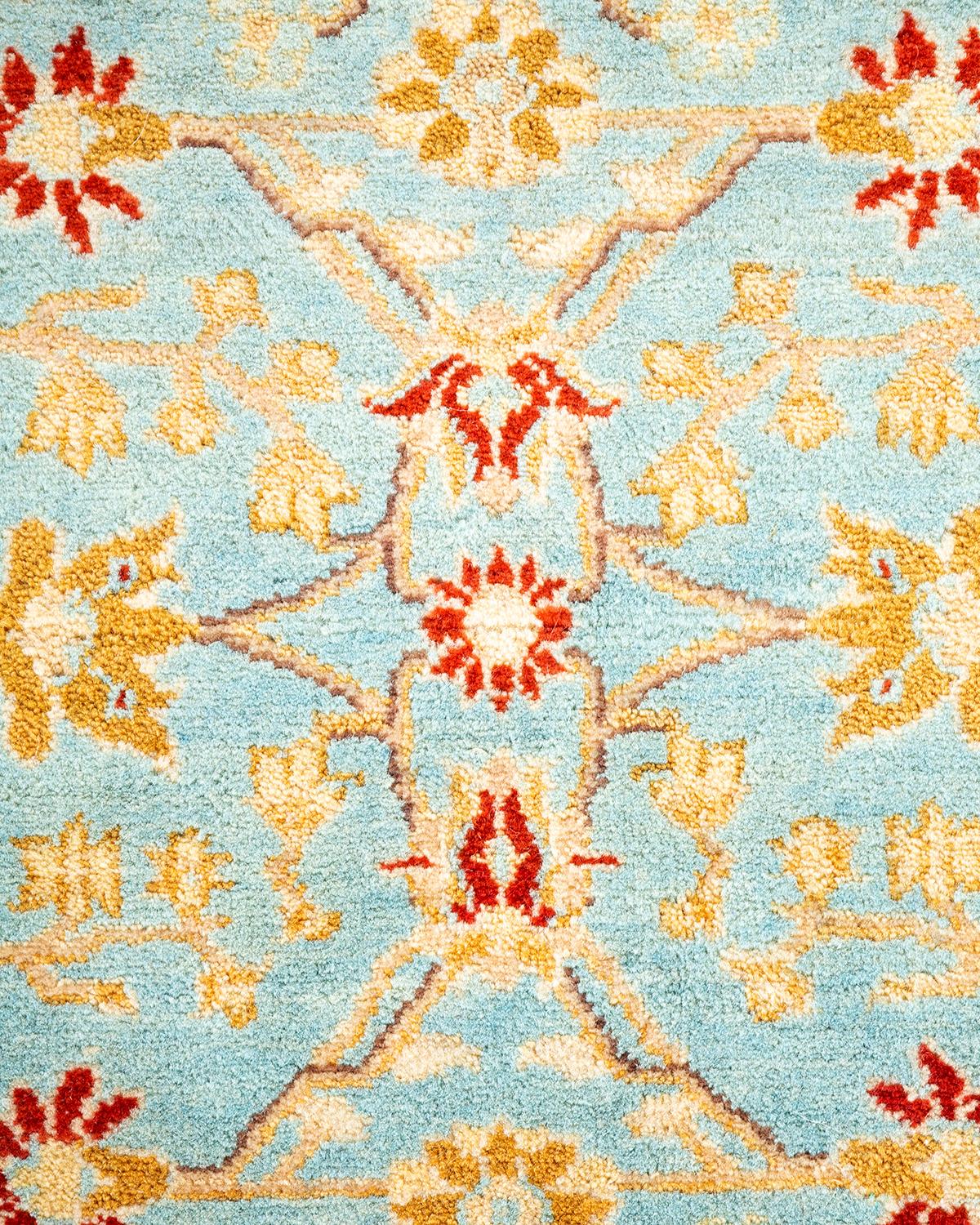 Handgeknüpfter, hellblauer Mogul-Teppich aus Wolle, Unikat (Pakistanisch) im Angebot