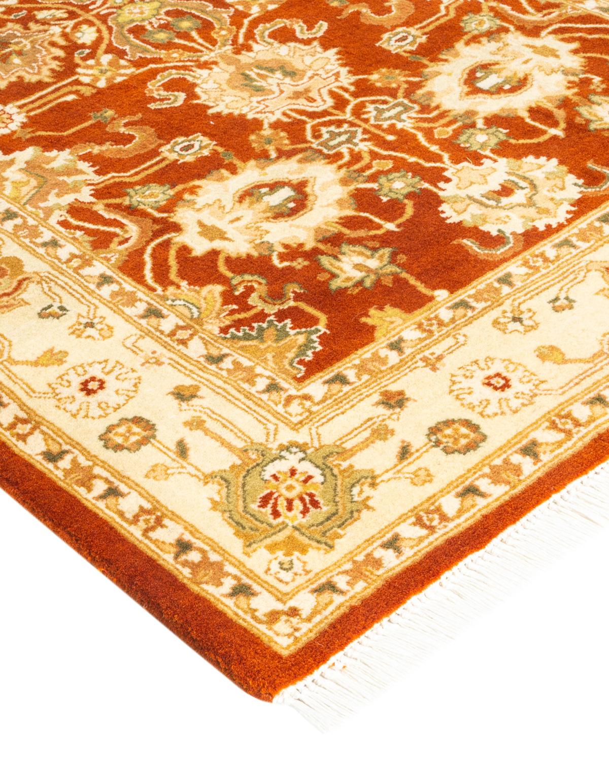 Die Teppiche der Mogul-Kollektion bringen mit ihren zurückhaltenden Farben und Allover-Mustern zeitlose Eleganz in jeden Raum. Beeinflusst von einem Spektrum türkischer, indischer und persischer Designs, lassen die Kunsthandwerker, die diese