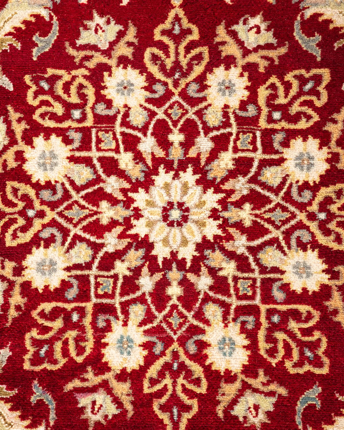 Pakistanais Tapis Mogul rouge en laine noué à la main, unique en son genre en vente