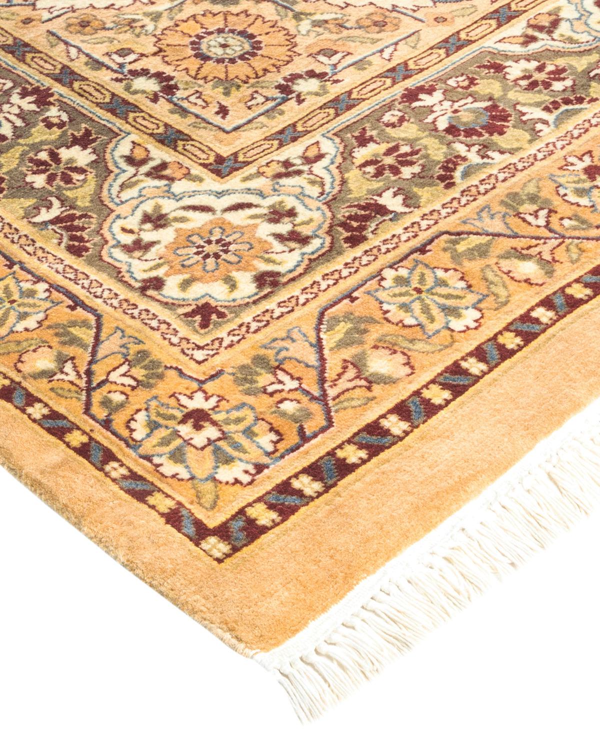 Avec leurs palettes discrètes et leurs motifs à l'envers, les tapis de la collection Mogul apporteront une sophistication intemporelle à n'importe quelle pièce. Influencés par un éventail de motifs turcs, indiens et persans, les artisans qui tissent