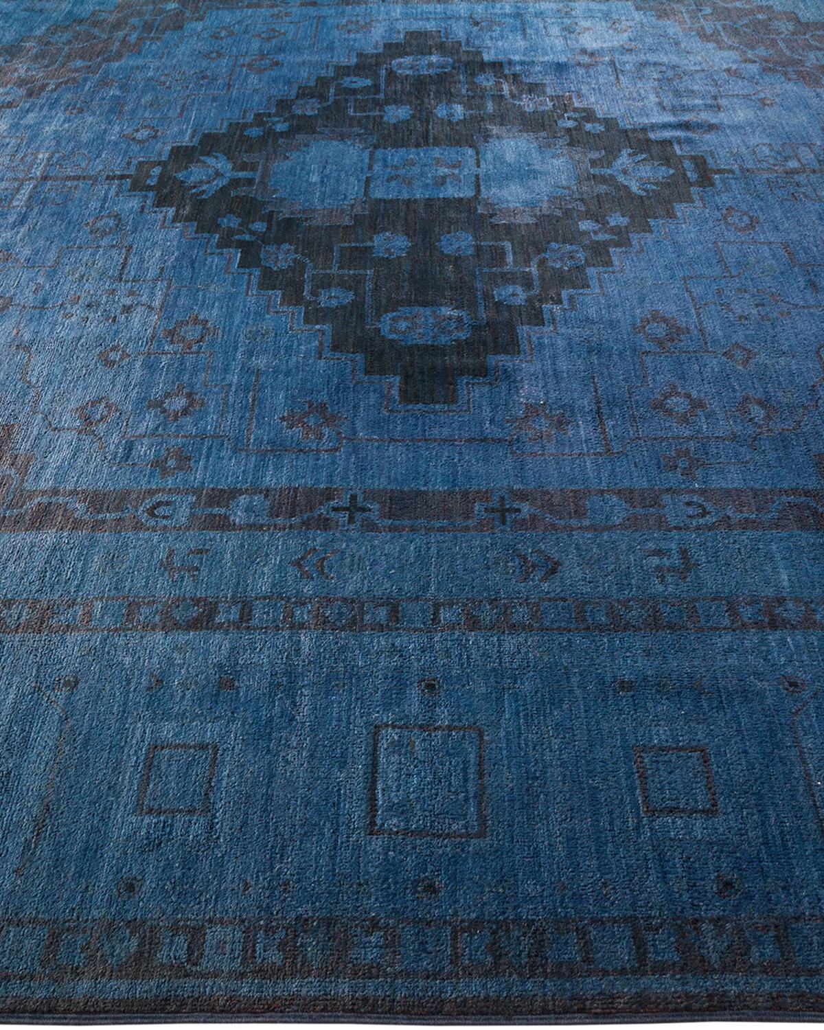 One-of-a-kind Hand Knotted Wool Vibrance Blue Area Rug In New Condition In Norwalk, CT