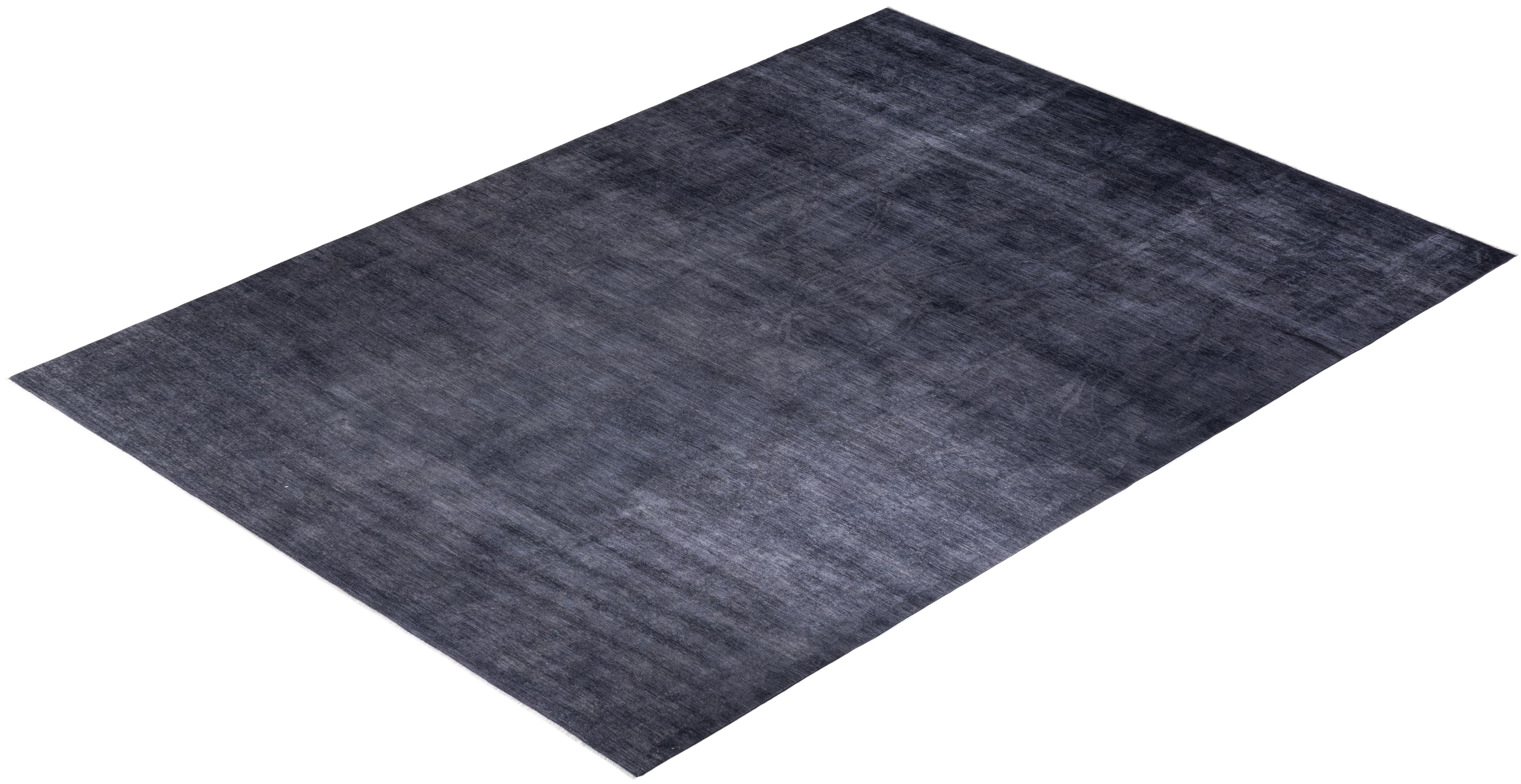 One-of-a-kind Hand Knotted Wool Vibrance Gray Area Rug For Sale 3