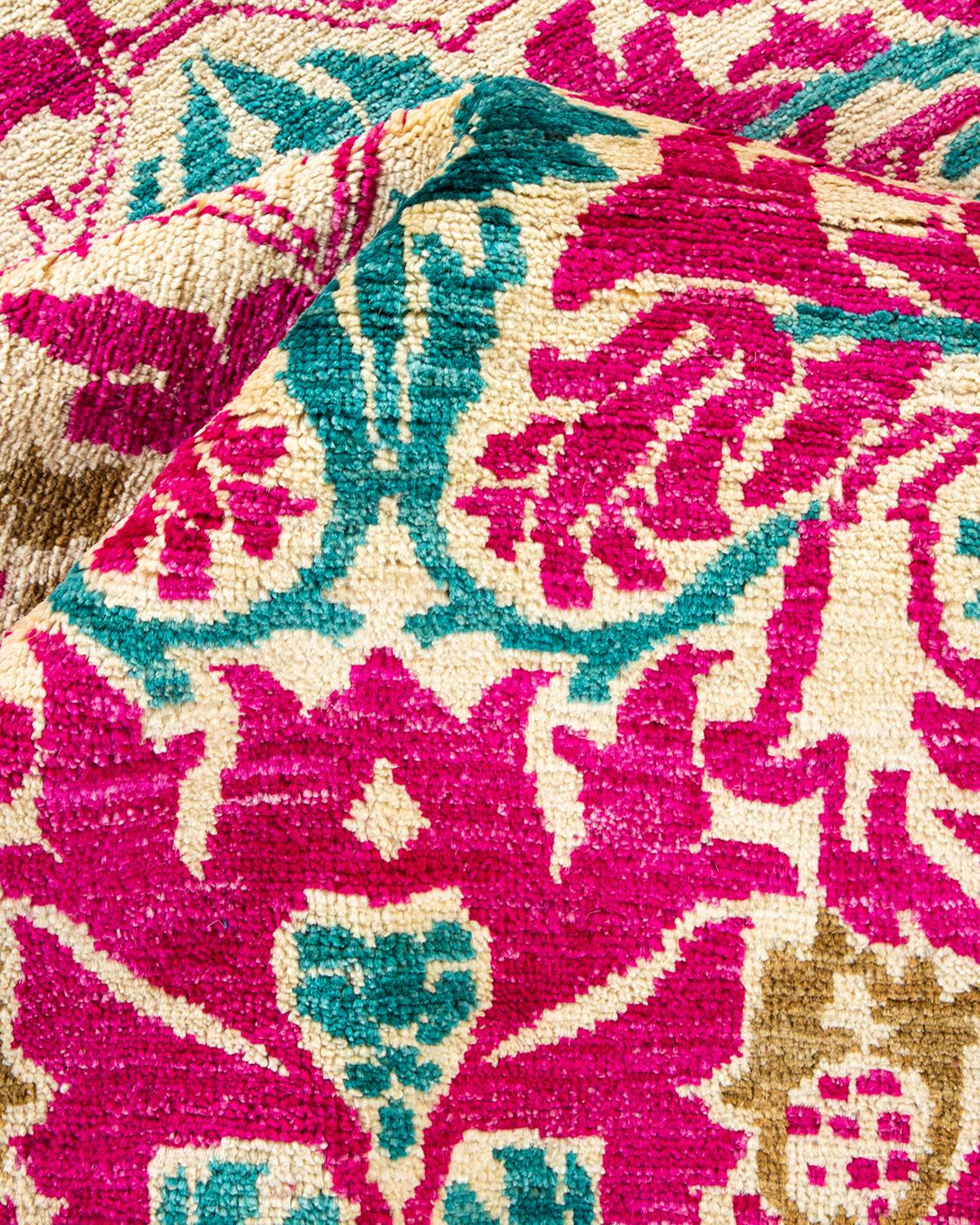 Pakistanais Tapis Arts & Crafts ivoire contemporain unique en son genre fait à la main en vente