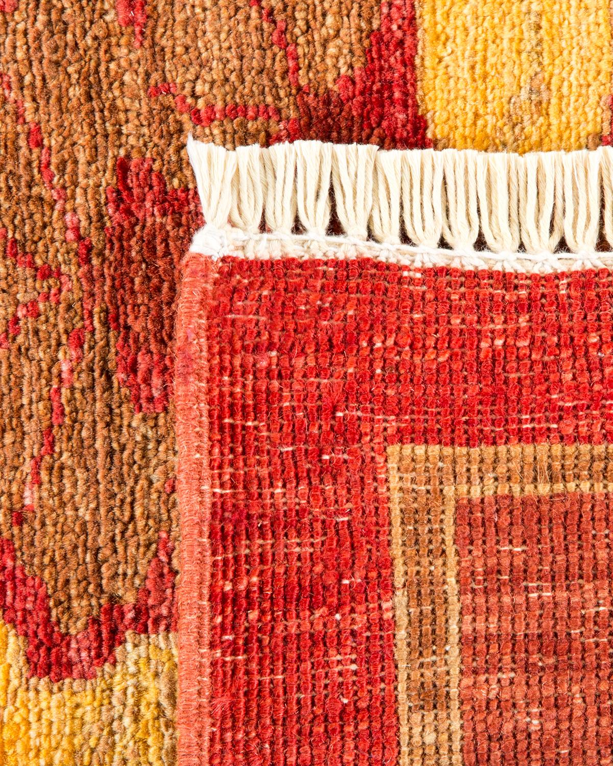 Handgefertigter roter Teppich im zeitgenössischen Arts & Crafts-Stil, Unikat (Handgeknüpft) im Angebot