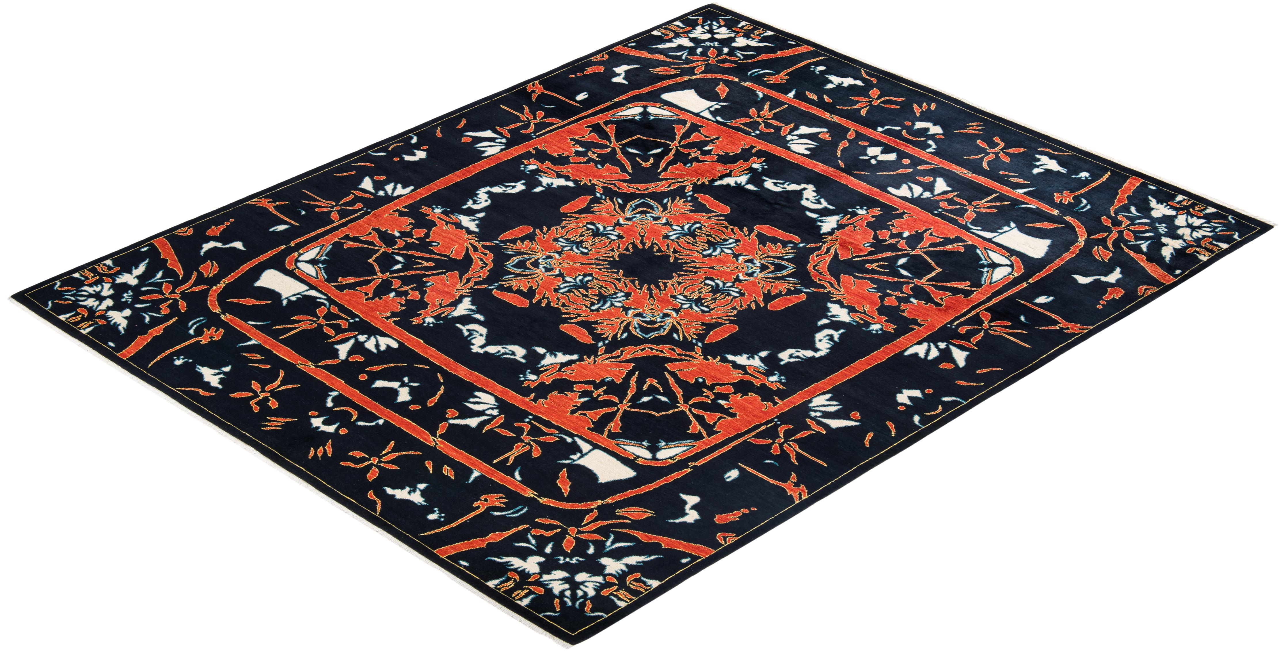 Avec un amalgame de tailles et d'influences esthétiques allant de l'art déco à Rorschach et au modernisme, les tapis de la collection Eclectic défient toute définition, demandant plutôt à devenir des points focaux intrigants d'une pièce. Ce sont à