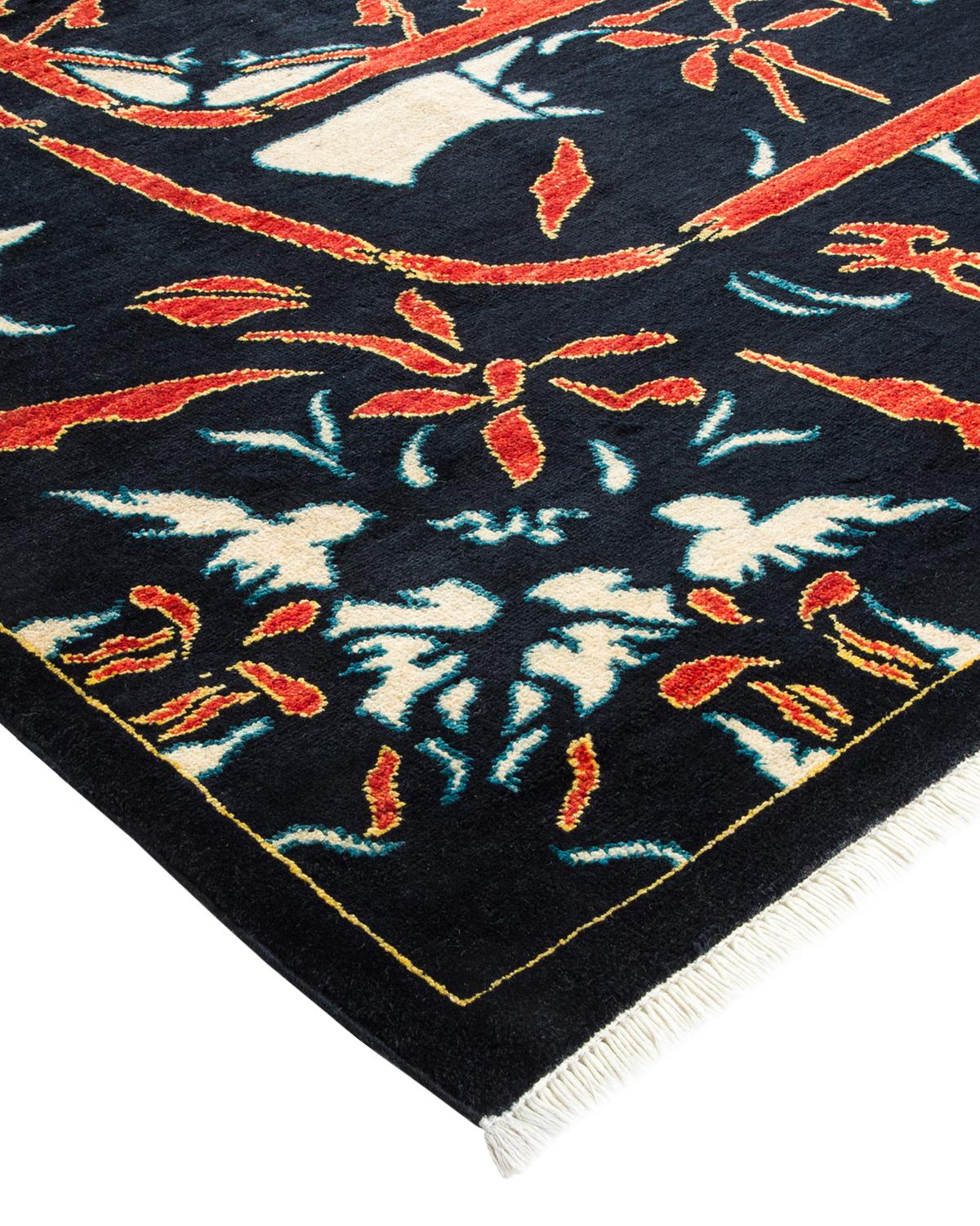 Laine Tapis noir contemporain éclectique fait à la main unique en son genre en vente