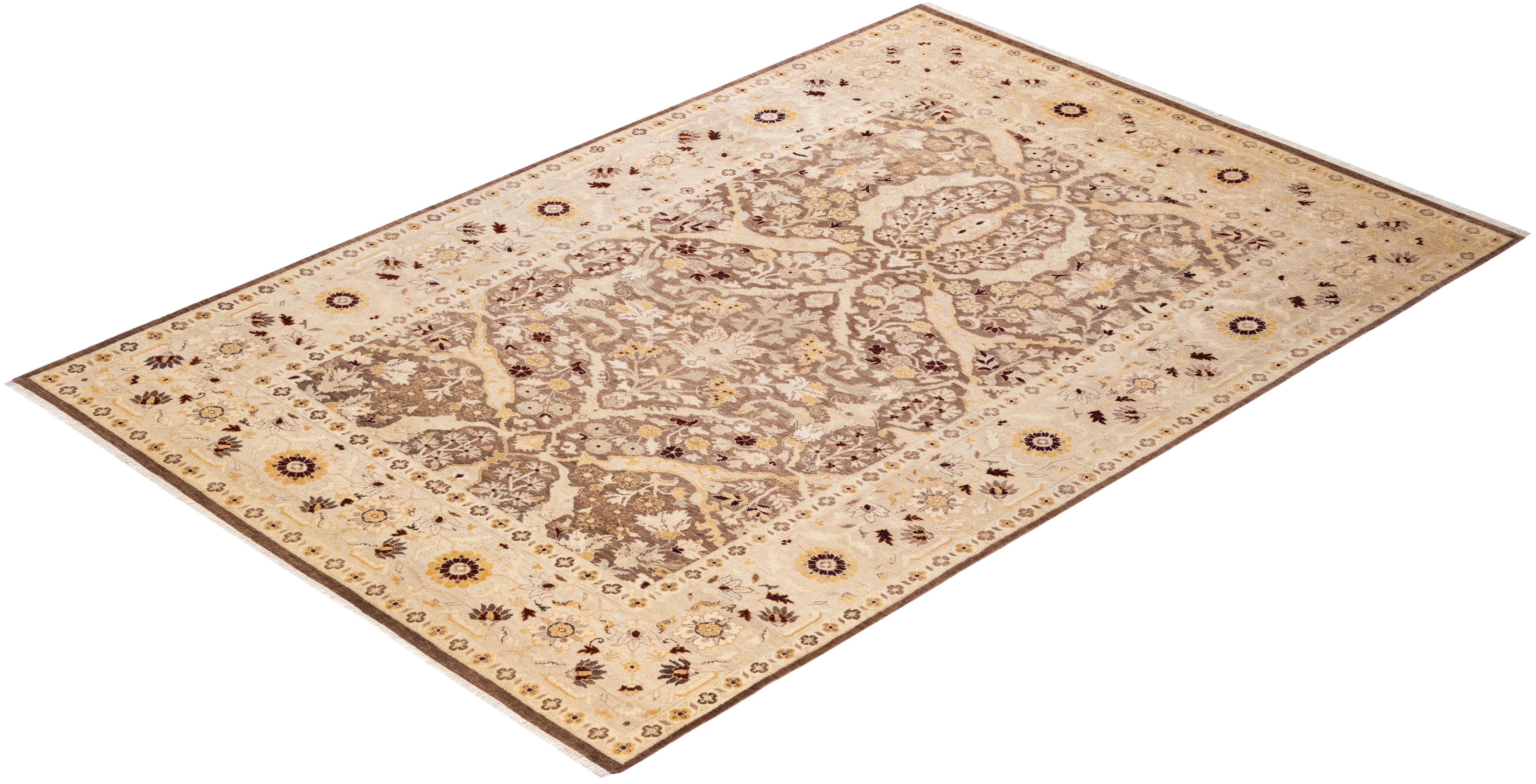 Con una amalgama de tamaños e influencias estéticas que van del art déco al Rorschach y el modernismo, las alfombras de la colección Eclectic desafían la definición, pidiendo en su lugar convertirse en intrigantes puntos focales de una habitación.