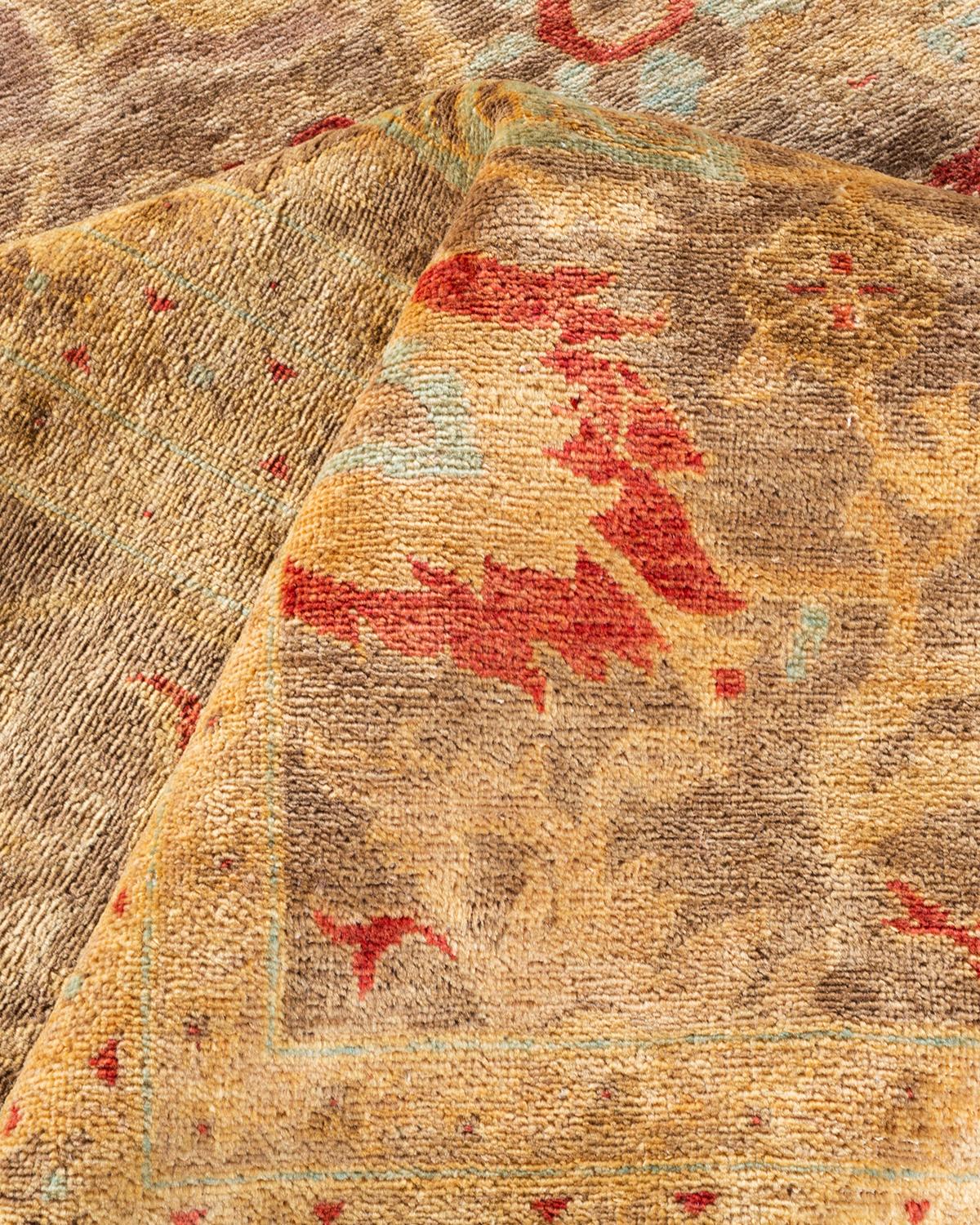 Handgefertigter, zeitgenössischer, eklektischer brauner Teppich, Unikat (Pakistanisch) im Angebot