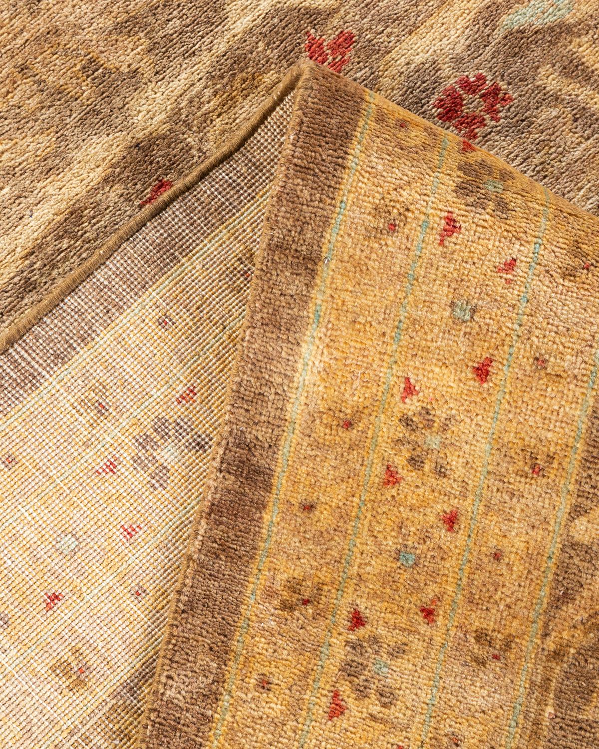 Handgefertigter, zeitgenössischer, eklektischer brauner Teppich, Unikat (Handgeknüpft) im Angebot