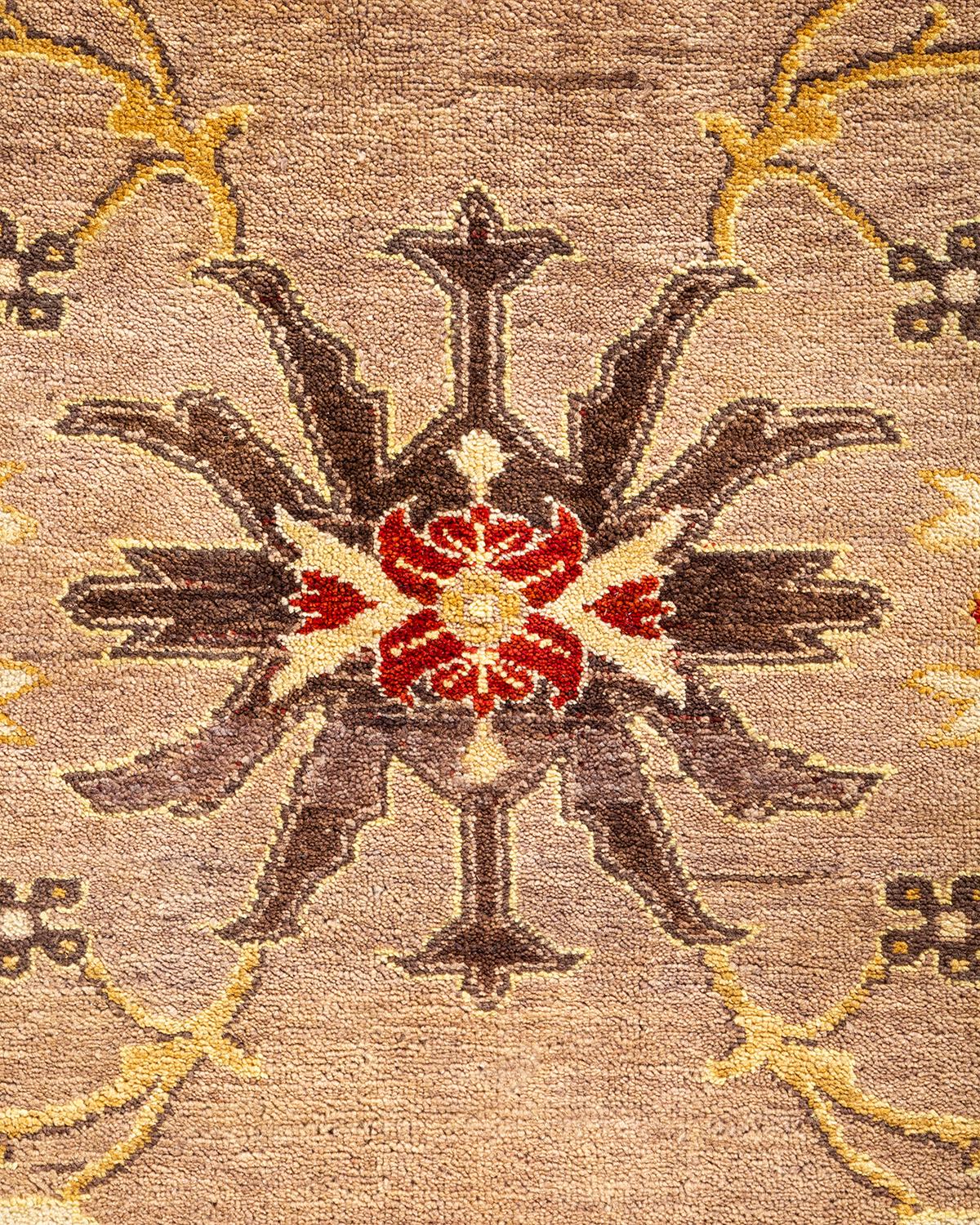 Zeitgenössischer, handgefertigter, eklektischer, brauner Teppich, Unikat (21. Jahrhundert und zeitgenössisch) im Angebot