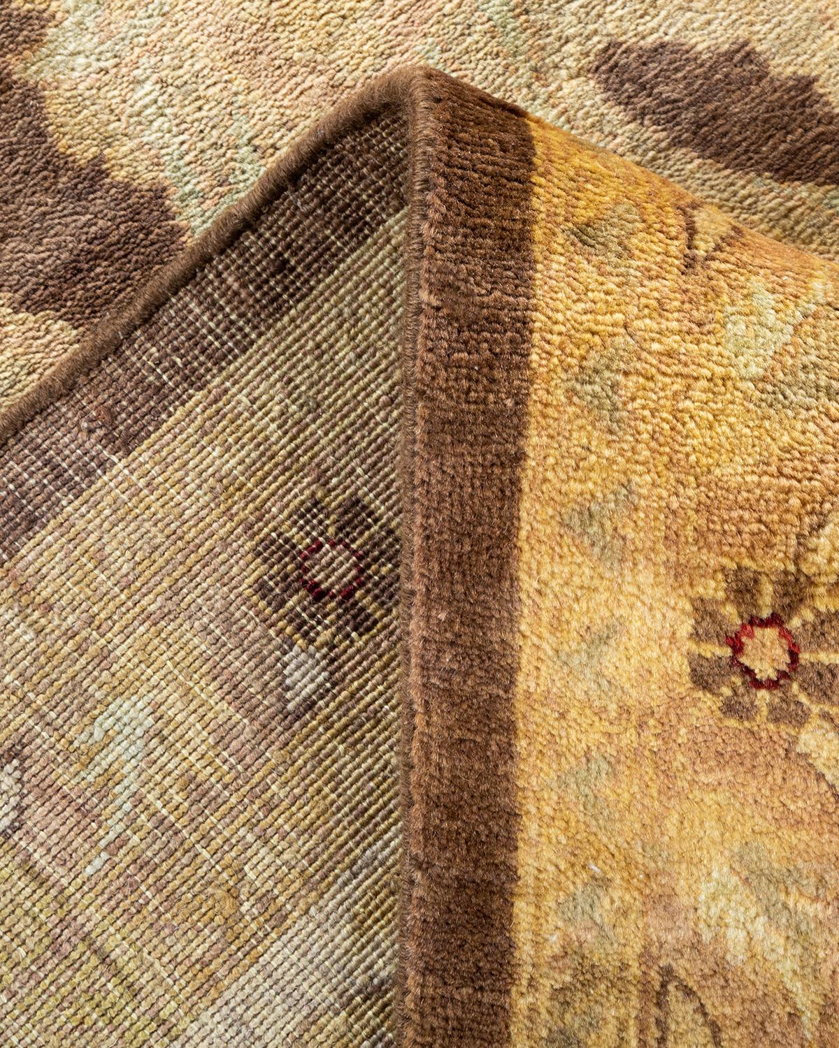 Alfombra contemporánea ecléctica marrón hecha a mano única en su género Pakistaní en venta
