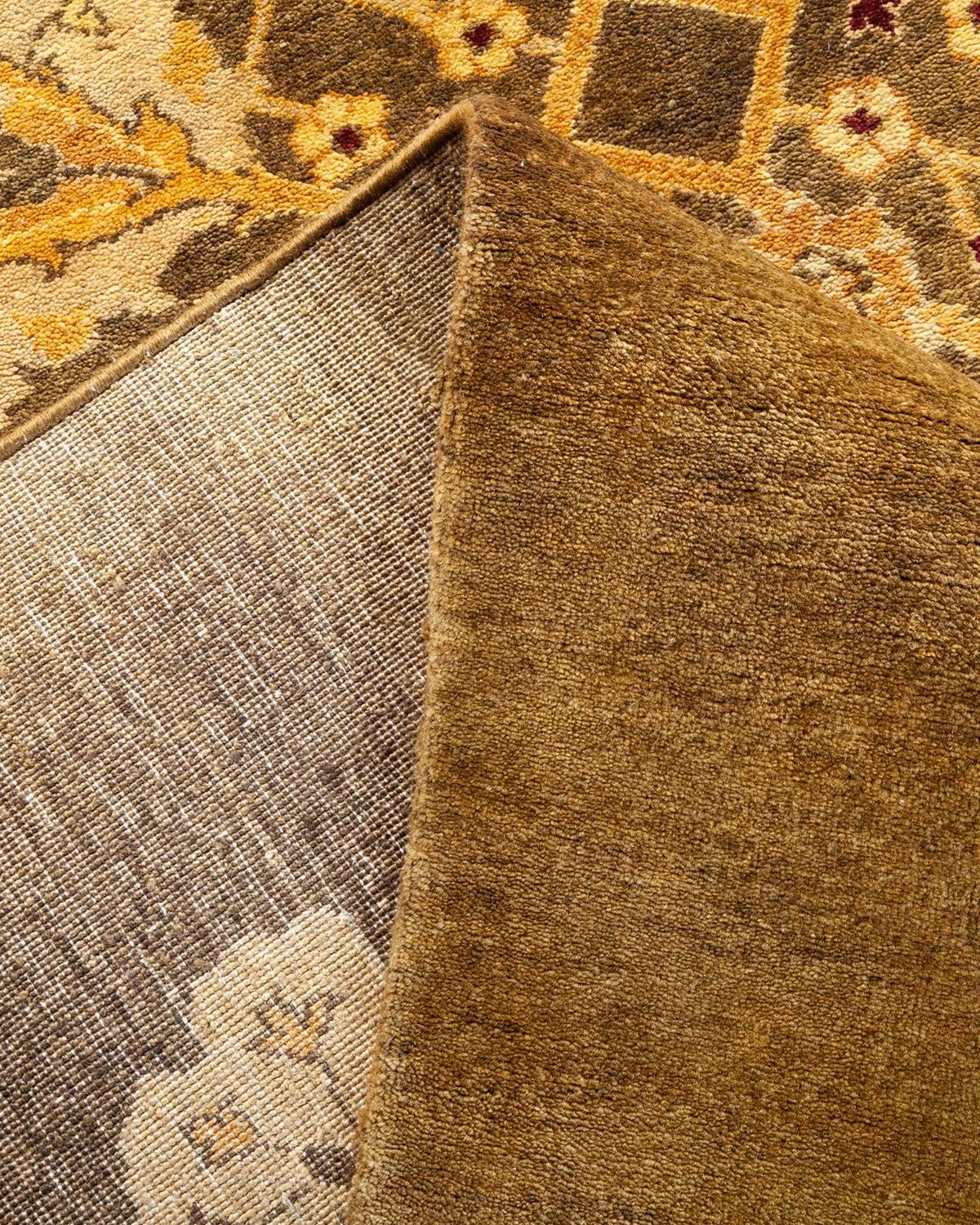 Pakistanais Tapis contemporain vert éclectique fait à la main, unique en son genre en vente