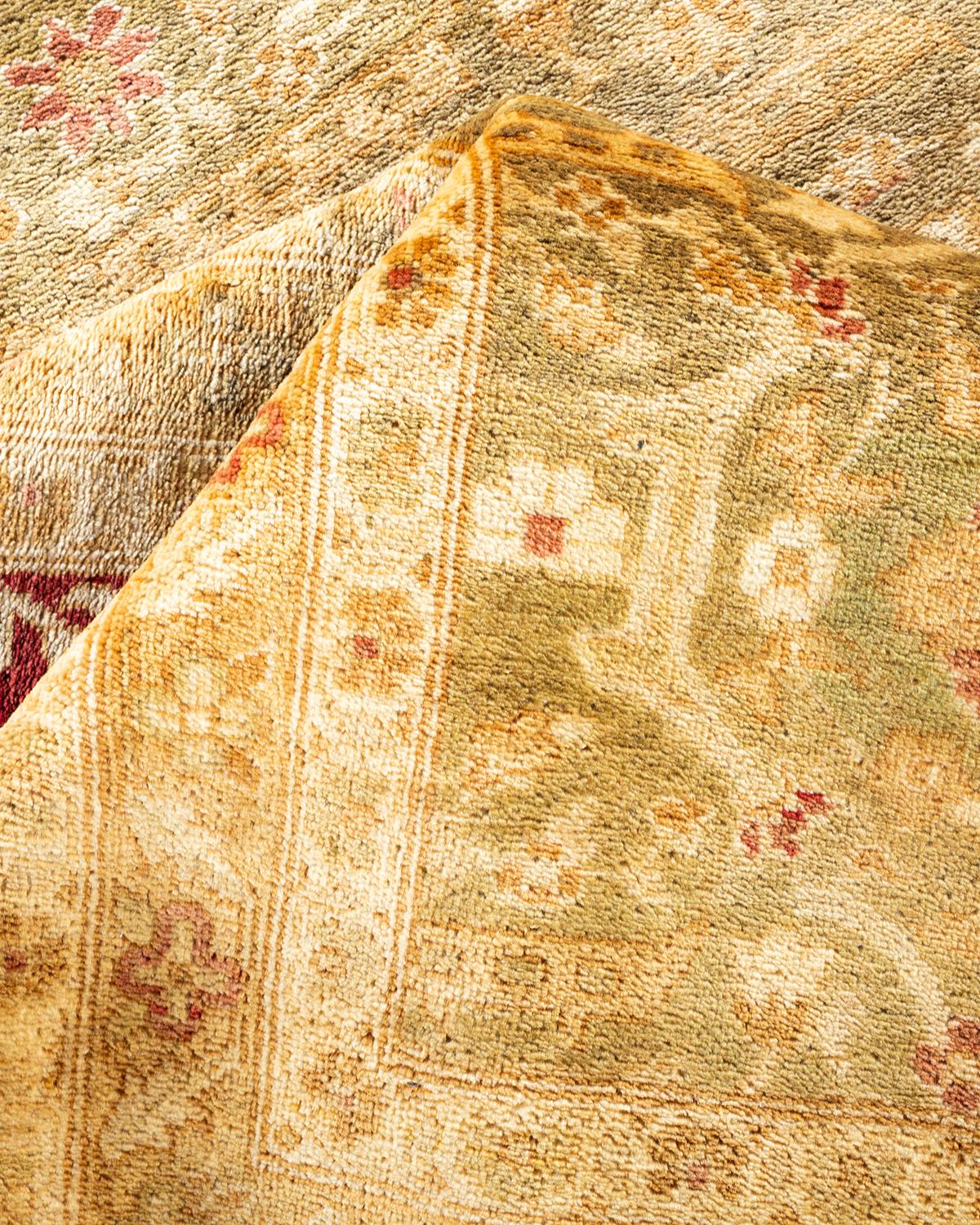 Autre Tapis vert contemporain éclectique fait à la main unique en son genre en vente