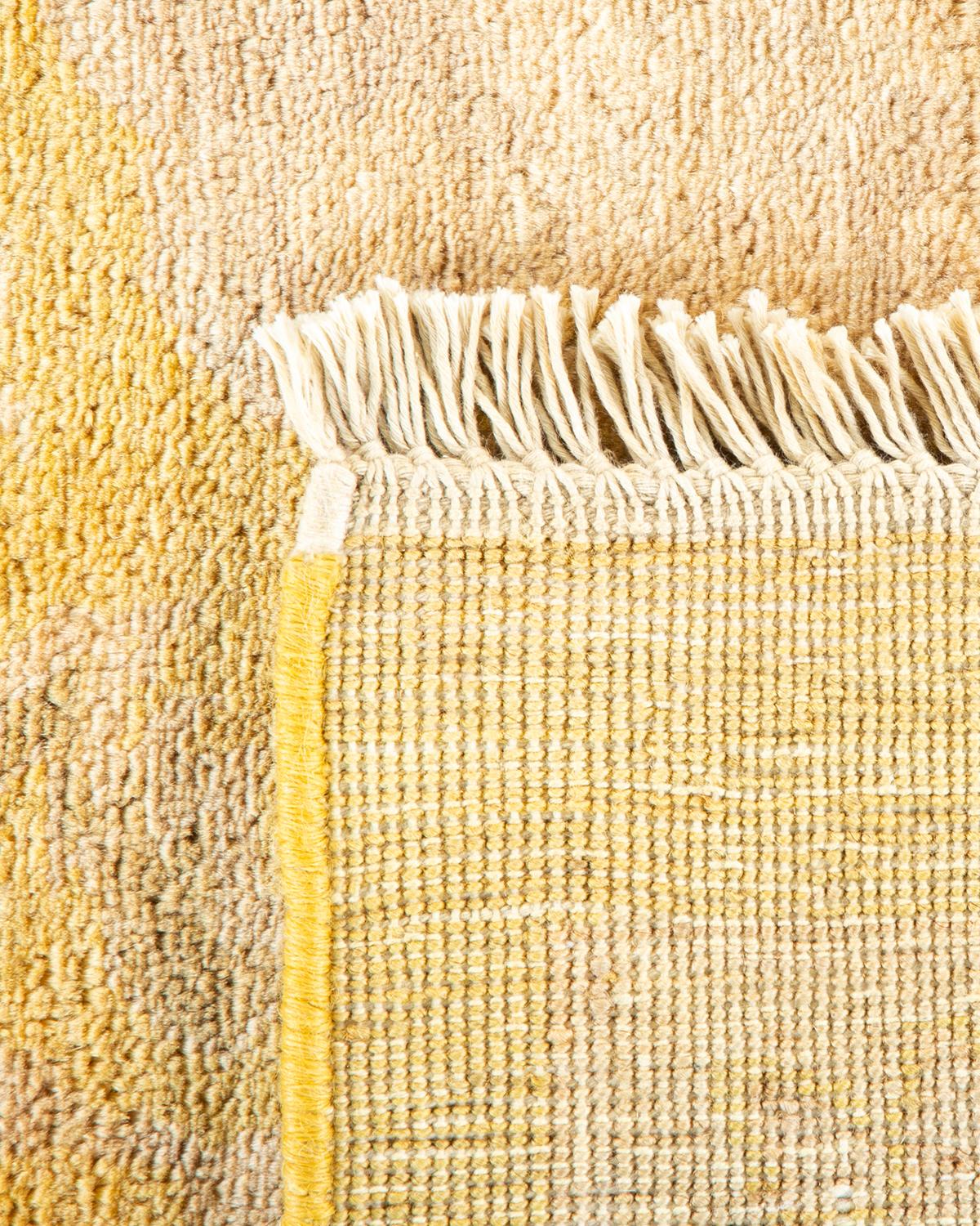 Handgefertigter, zeitgenössischer, eklektischer grüner Teppich, Unikat (Handgeknüpft) im Angebot