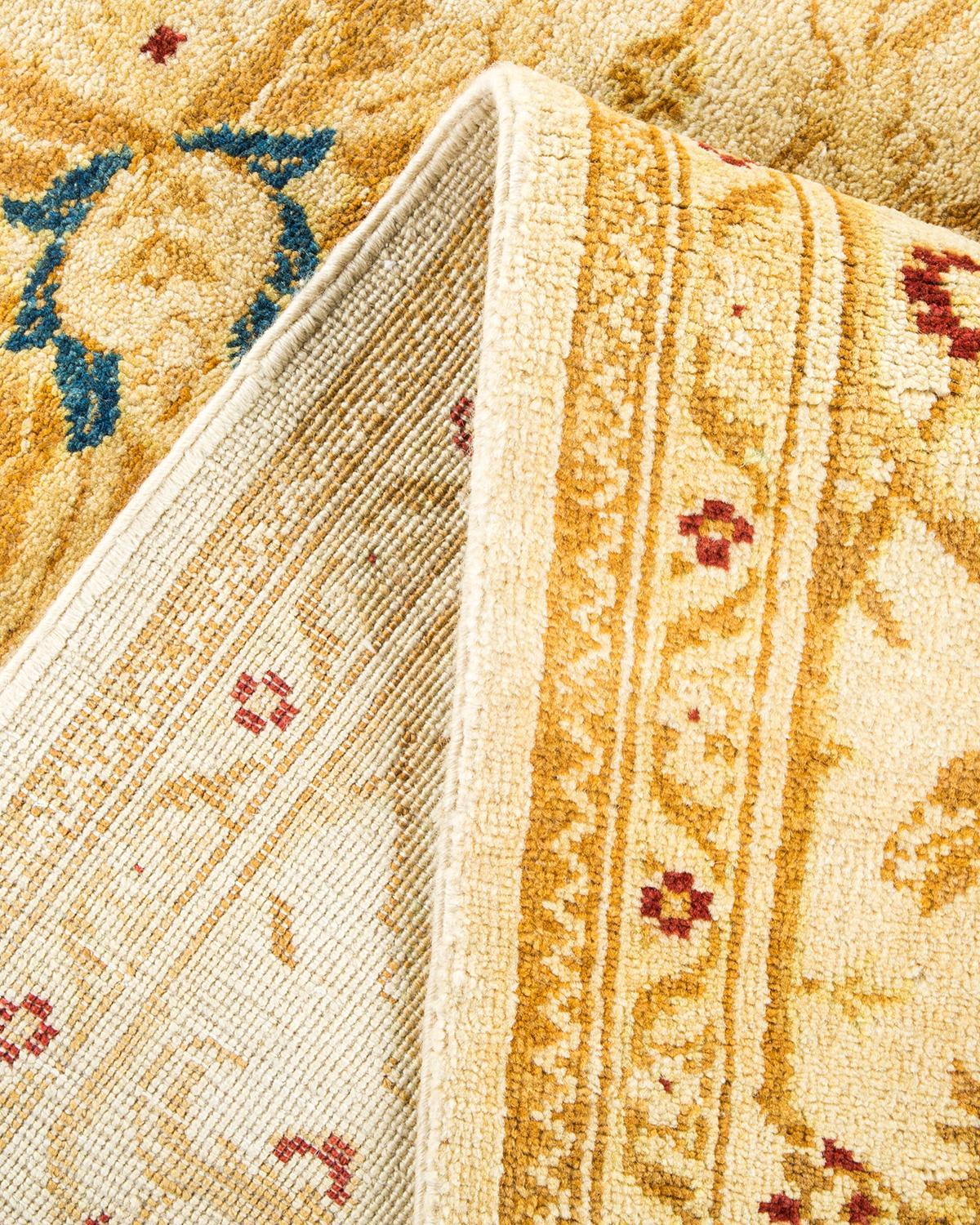 Pakistanais Tapis ivoire contemporain éclectique fait à la main, unique en son genre en vente