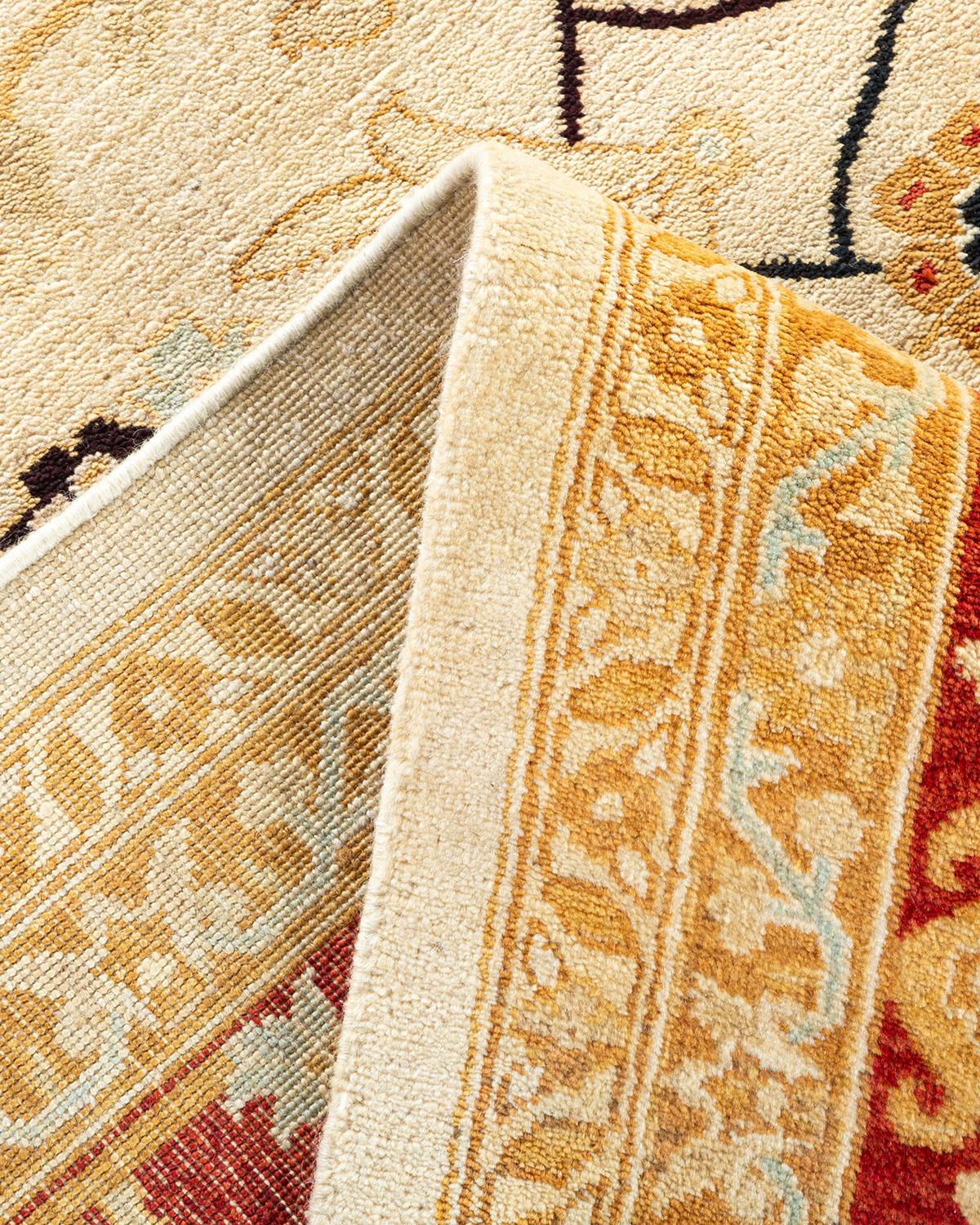 Zeitgenössischer, handgefertigter, eklektischer elfenbeinfarbener Teppich, Unikat (Pakistanisch) im Angebot