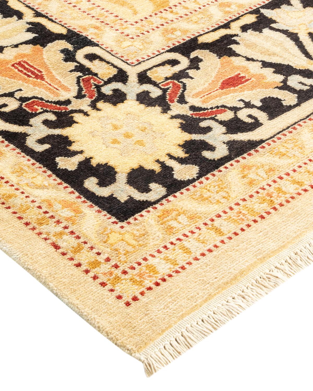 Zeitgenössischer, handgefertigter, eklektischer elfenbeinfarbener Teppich, Unikat (Wolle) im Angebot