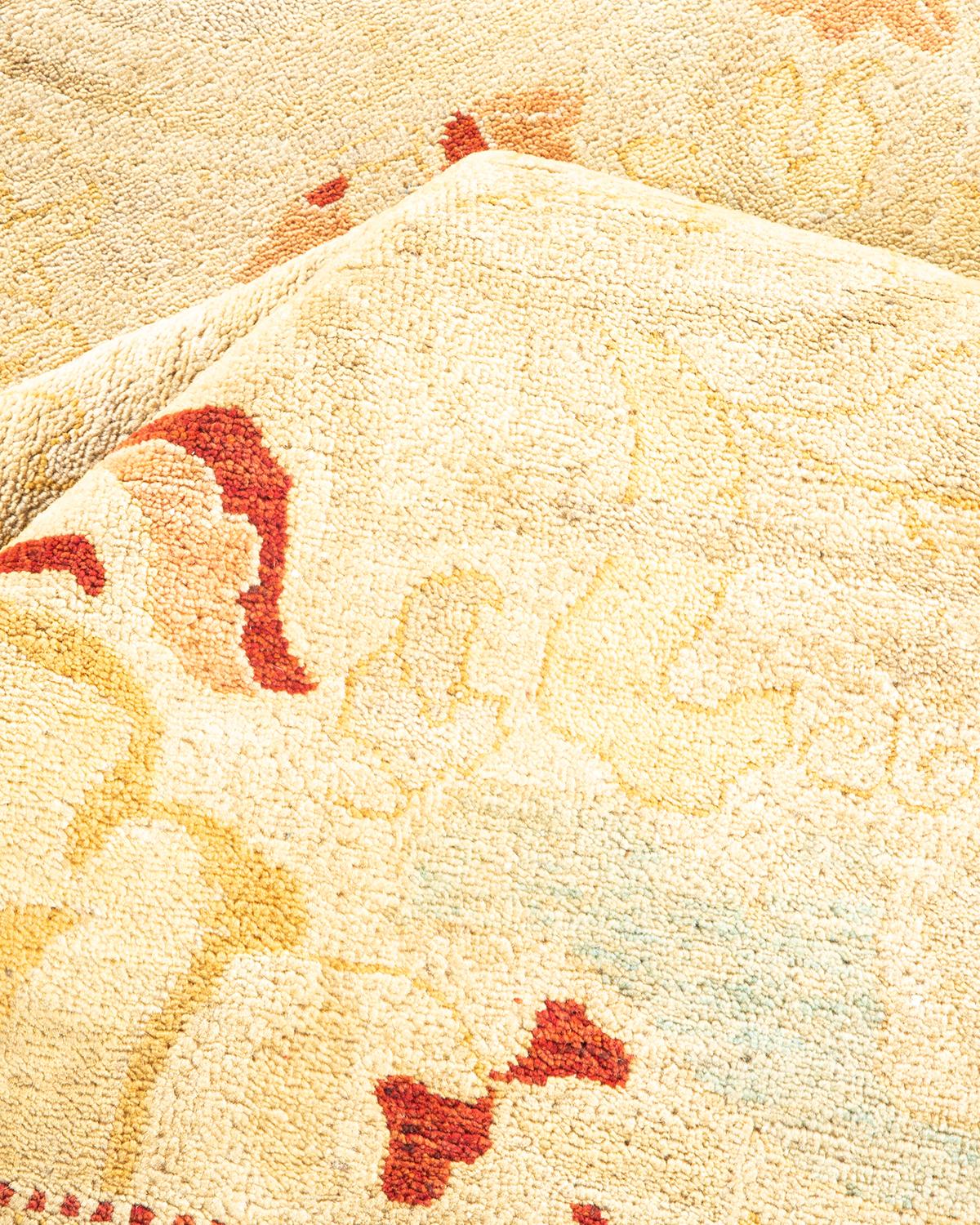 Autre Tapis ivoire contemporain éclectique fait à la main unique en son genre en vente