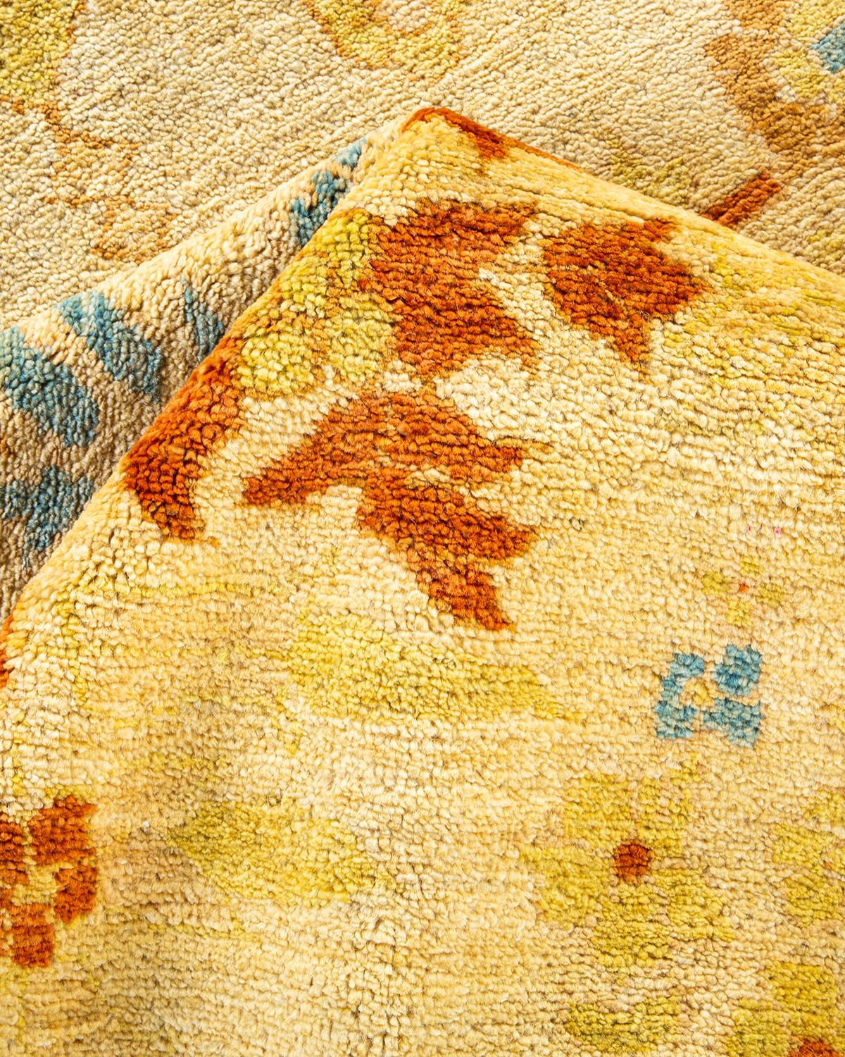 Autre Tapis contemporain éclectique en ivoire fait à la main unique en son genre en vente