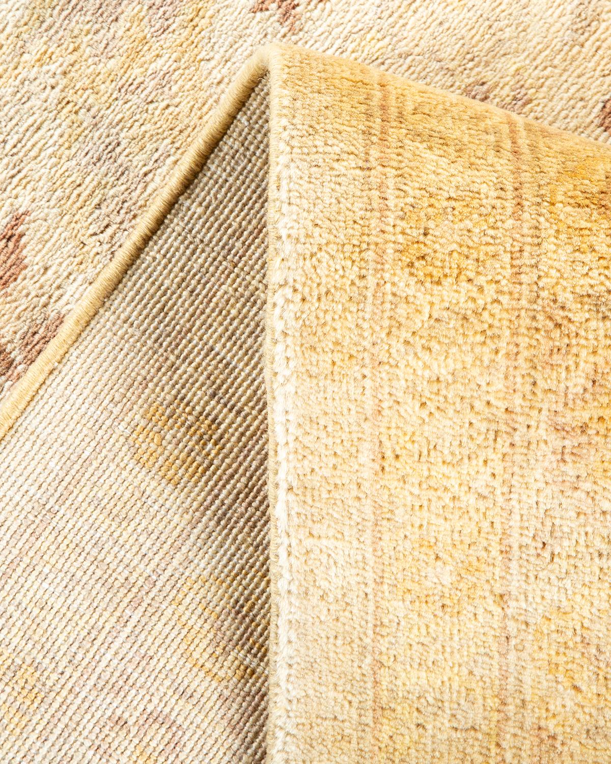 Einzigartige Hand Made Contemporary Eclectic Elfenbein Bereich Teppich (Pakistanisch) im Angebot