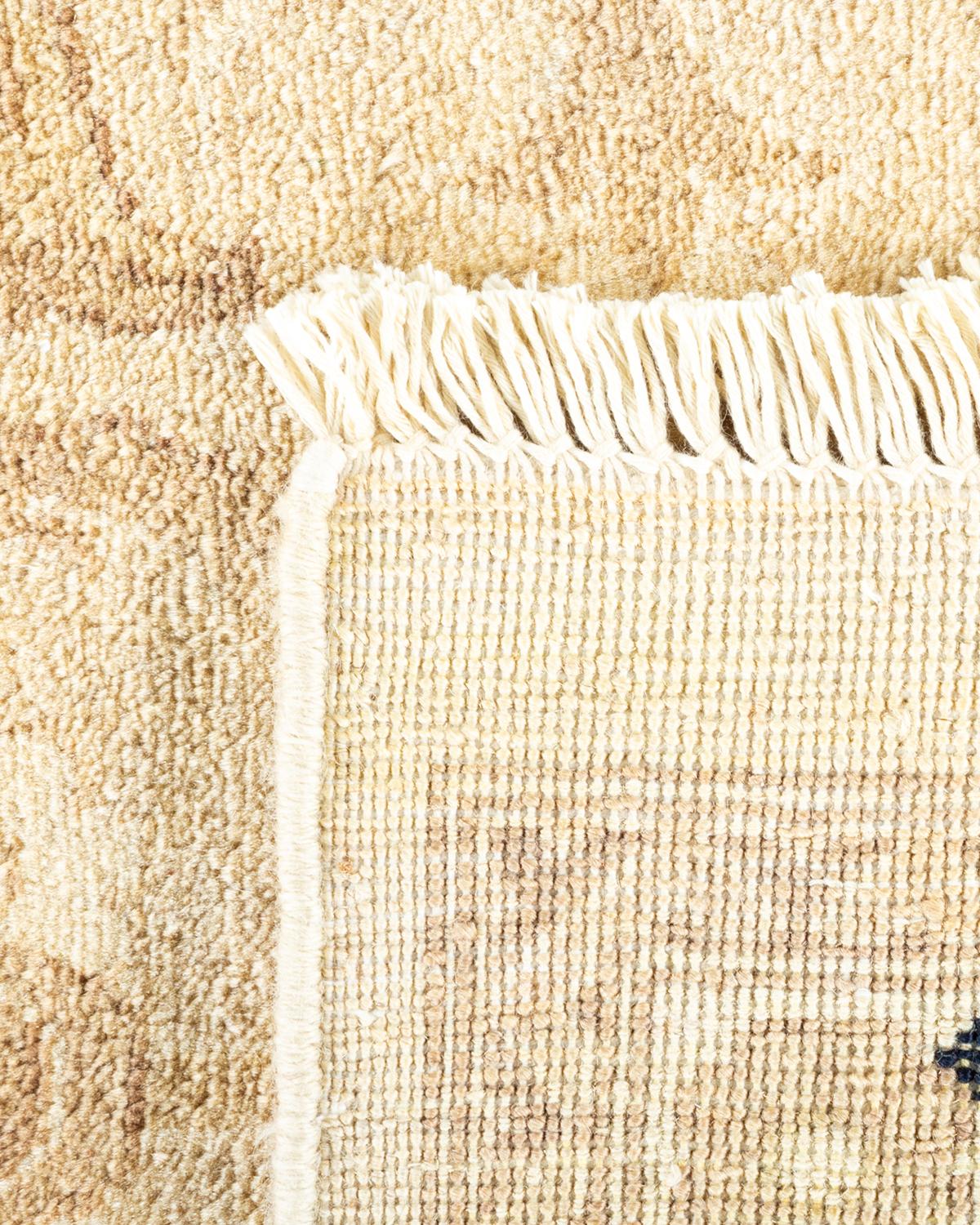 Noué à la main Tapis ivoire contemporain éclectique fait à la main unique en son genre en vente