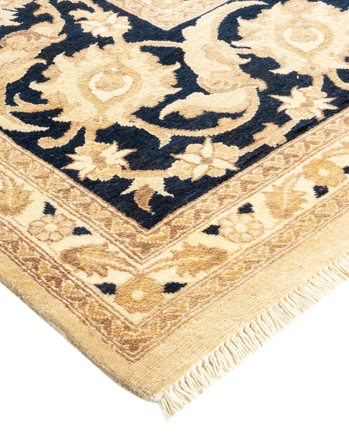 Laine Tapis ivoire contemporain éclectique fait à la main unique en son genre en vente