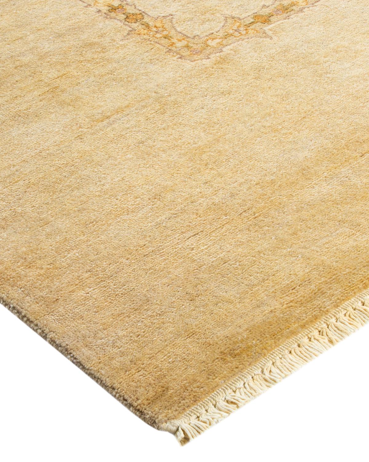 Zeitgenössischer, handgefertigter, eklektischer elfenbeinfarbener Teppich, Unikat (Wolle) im Angebot