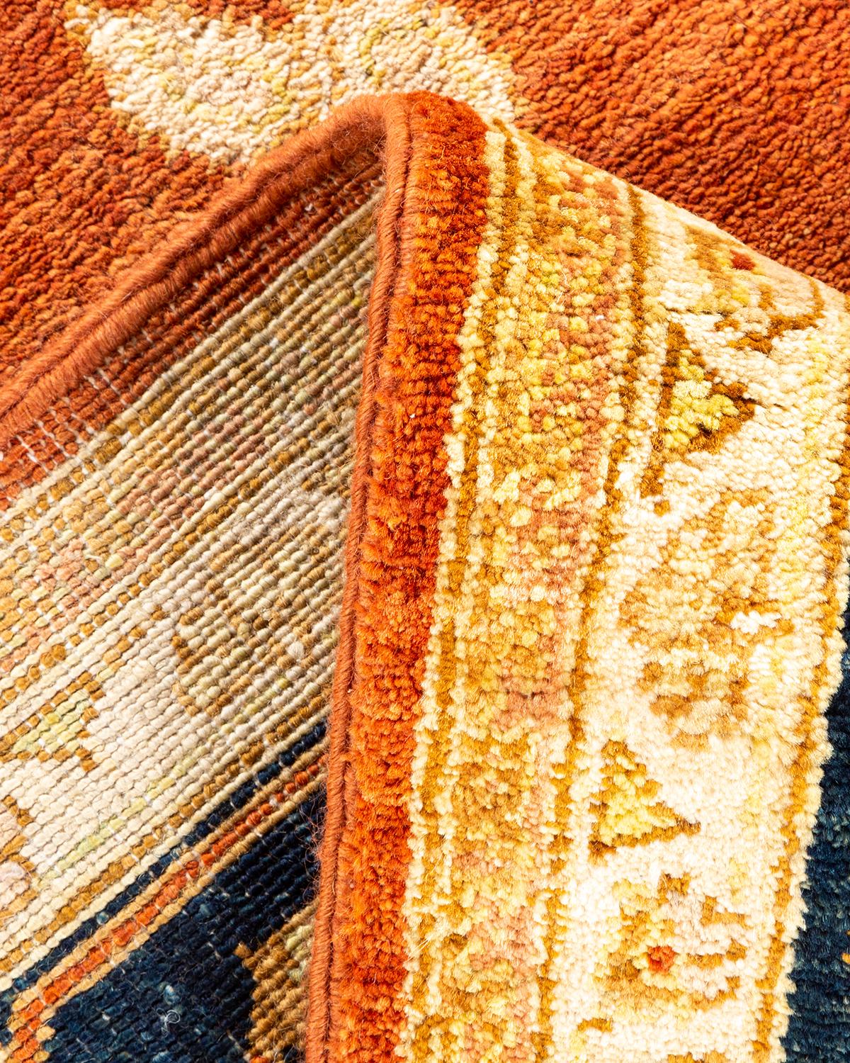 Zeitgenössischer, handgefertigter, eklektischer orangefarbener Teppich, Unikat (Pakistanisch) im Angebot
