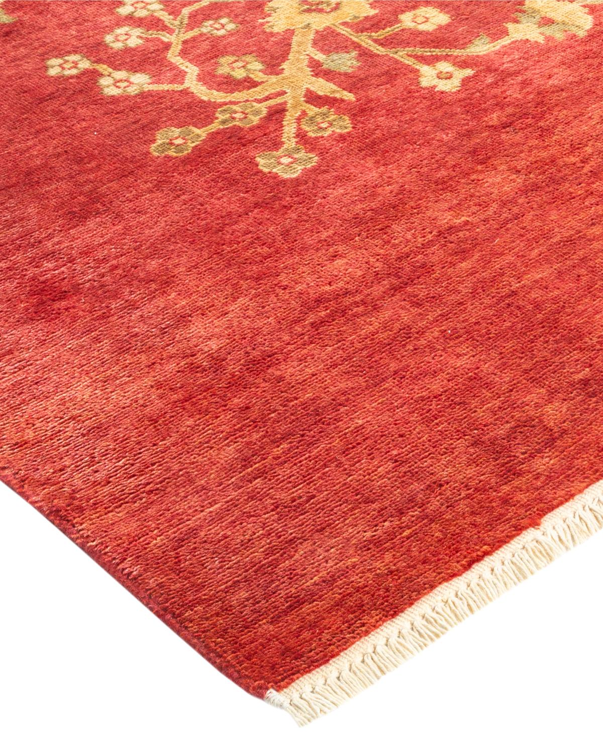 Handgefertigter, zeitgenössischer, eklektischer roter Teppich, Unikat (Wolle) im Angebot