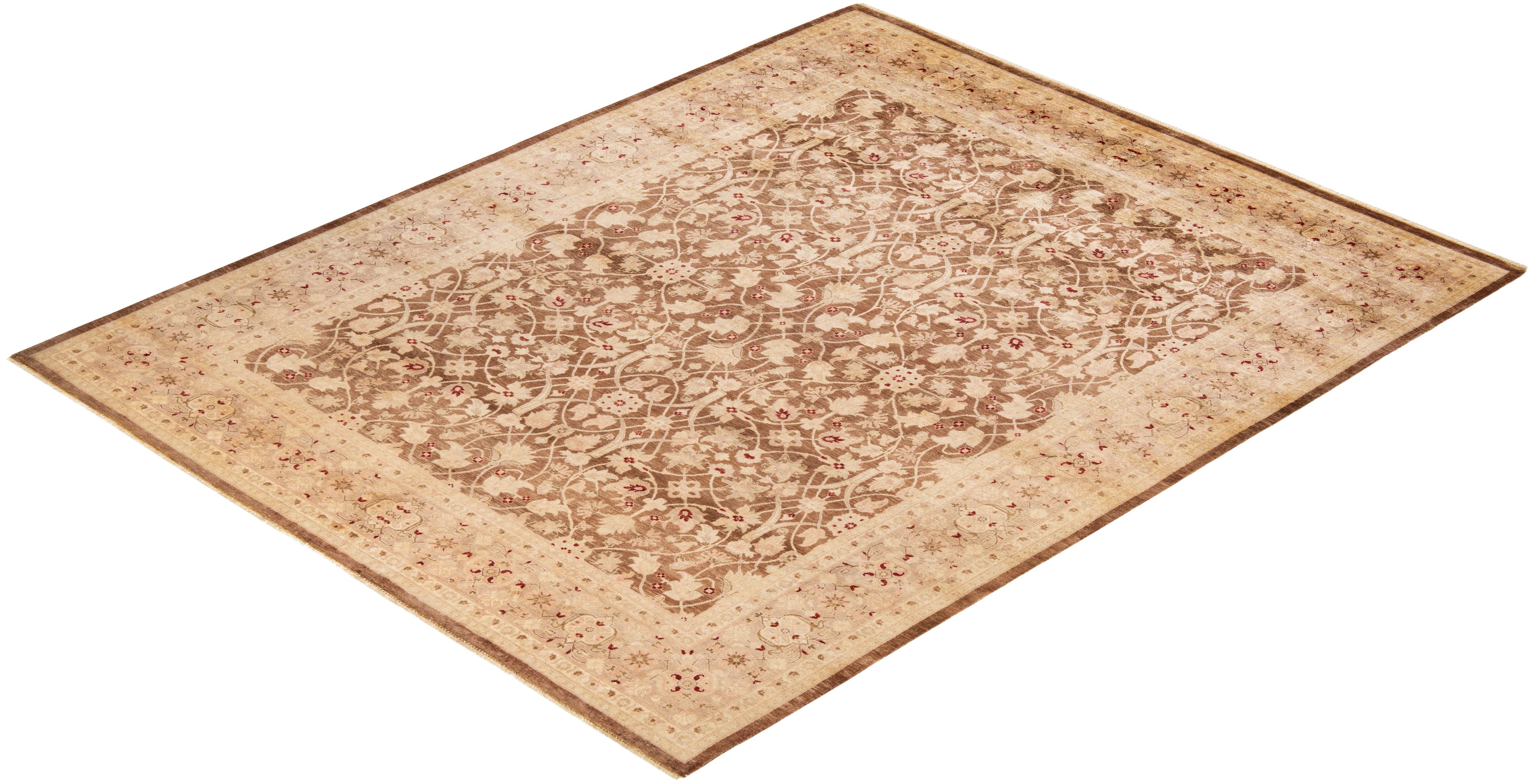 Avec un amalgame de tailles et d'influences esthétiques allant de l'art déco à Rorschach et au modernisme, les tapis de la collection Eclectic défient toute définition, demandant plutôt à devenir des points focaux intrigants d'une pièce. Ce sont à