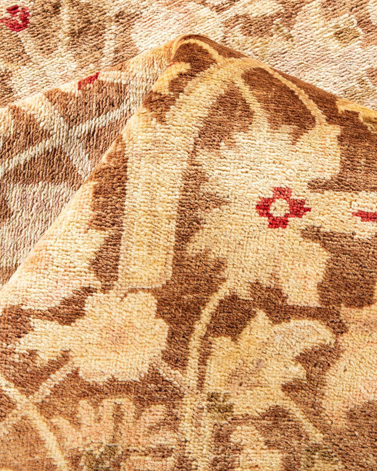 Autre Tapis jaune contemporain éclectique fait à la main, unique en son genre en vente