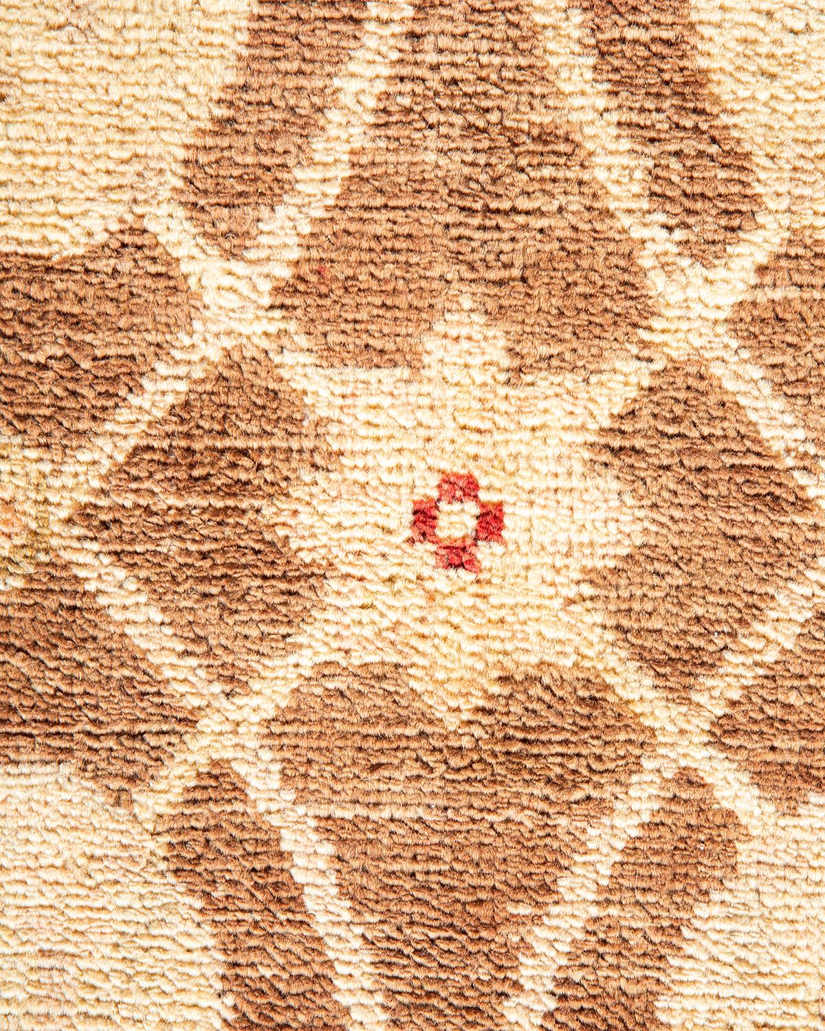 XXIe siècle et contemporain Tapis jaune contemporain éclectique fait à la main, unique en son genre en vente