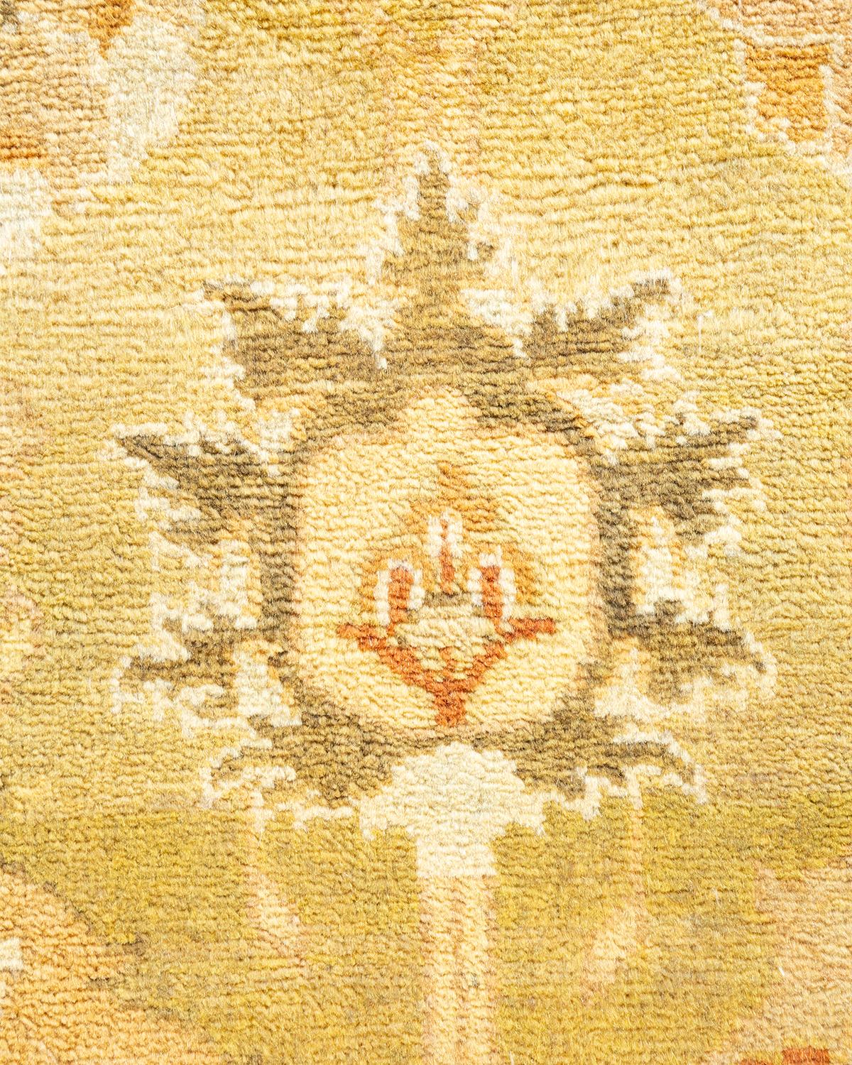 XXIe siècle et contemporain Tapis de sol éclectique contemporain jaune, unique en son genre, fait à la main en vente