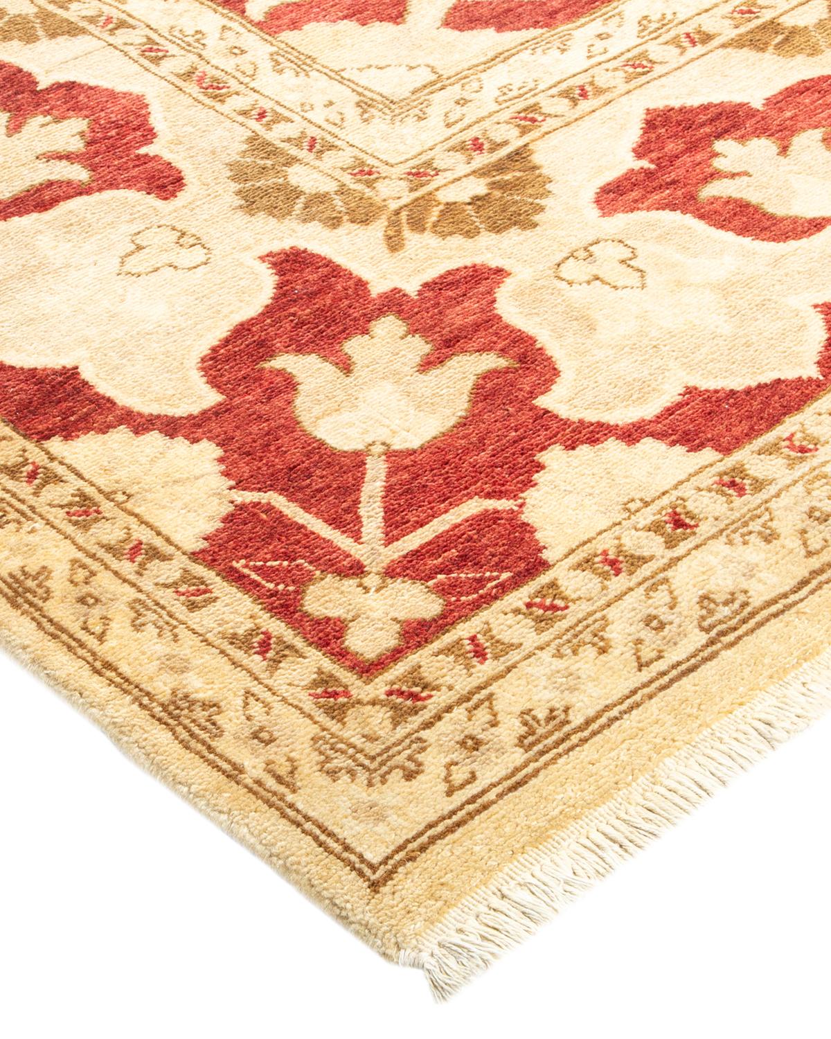 Laine Tapis jaune contemporain éclectique fait à la main, unique en son genre en vente