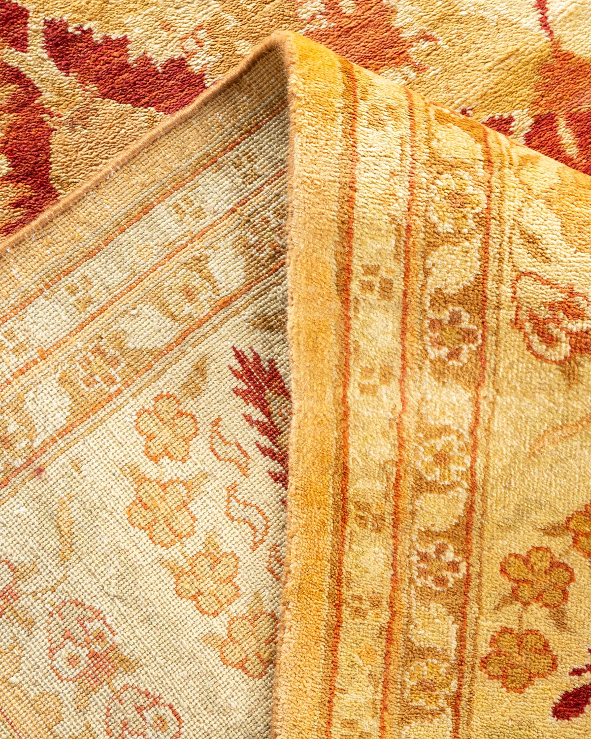 Pakistanais Tapis jaune contemporain éclectique fait à la main, unique en son genre en vente