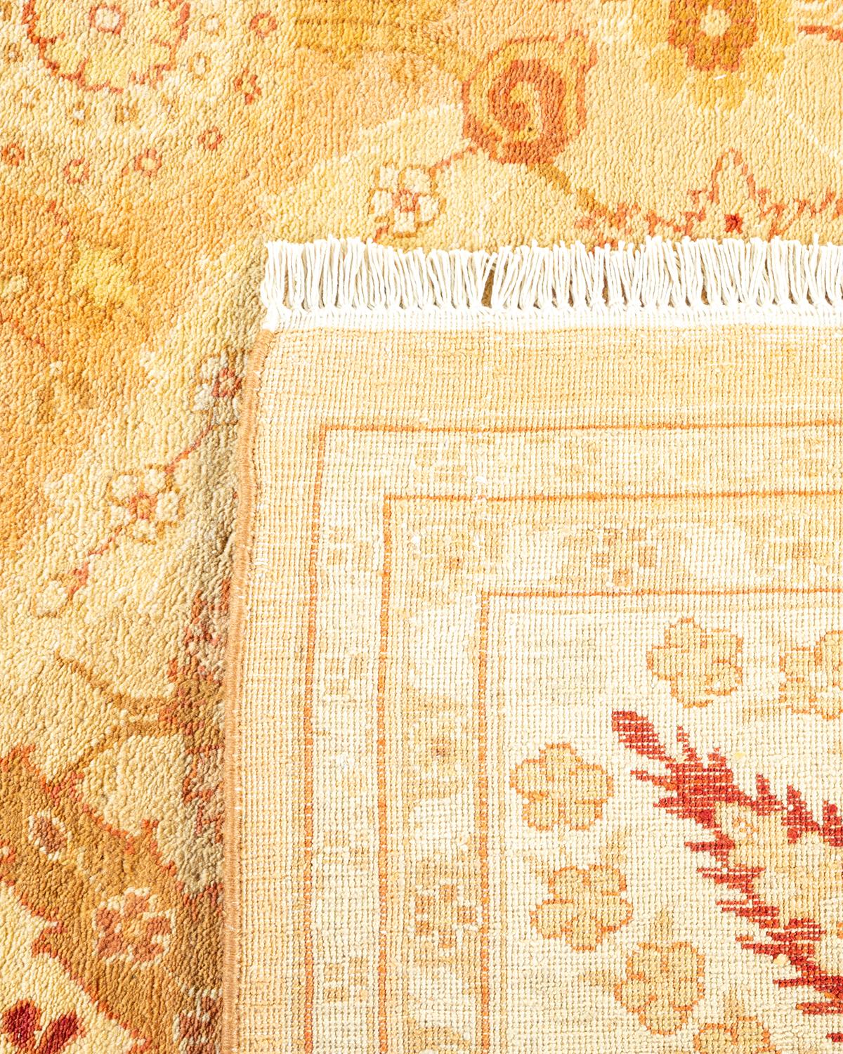Noué à la main Tapis jaune contemporain éclectique fait à la main, unique en son genre en vente