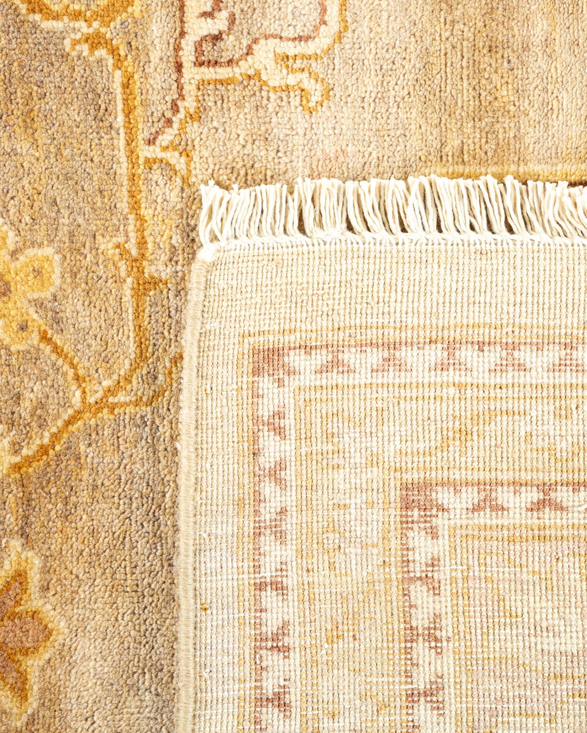 Noué à la main Tapis jaune contemporain éclectique fait à la main, unique en son genre en vente