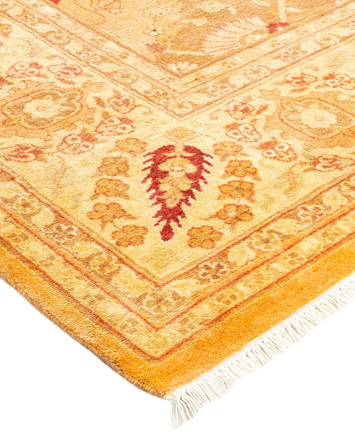 Laine Tapis jaune contemporain éclectique fait à la main, unique en son genre en vente
