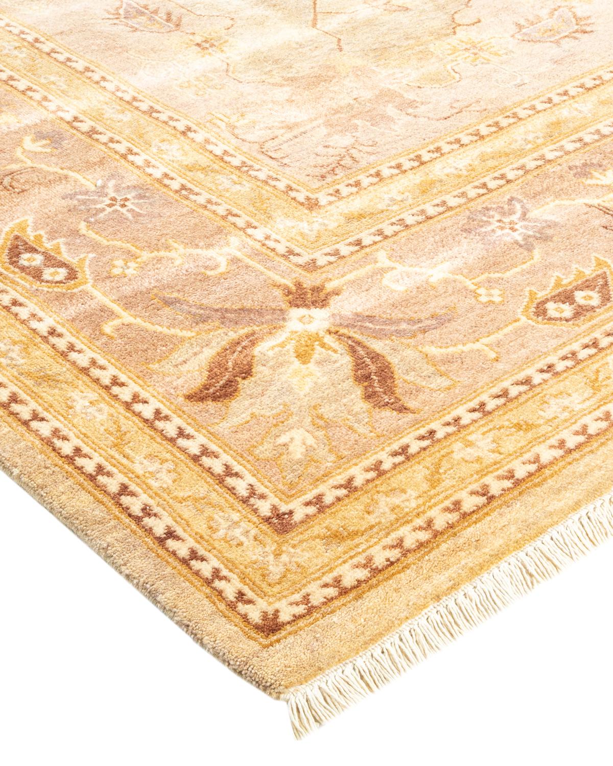 Laine Tapis jaune contemporain éclectique fait à la main, unique en son genre en vente