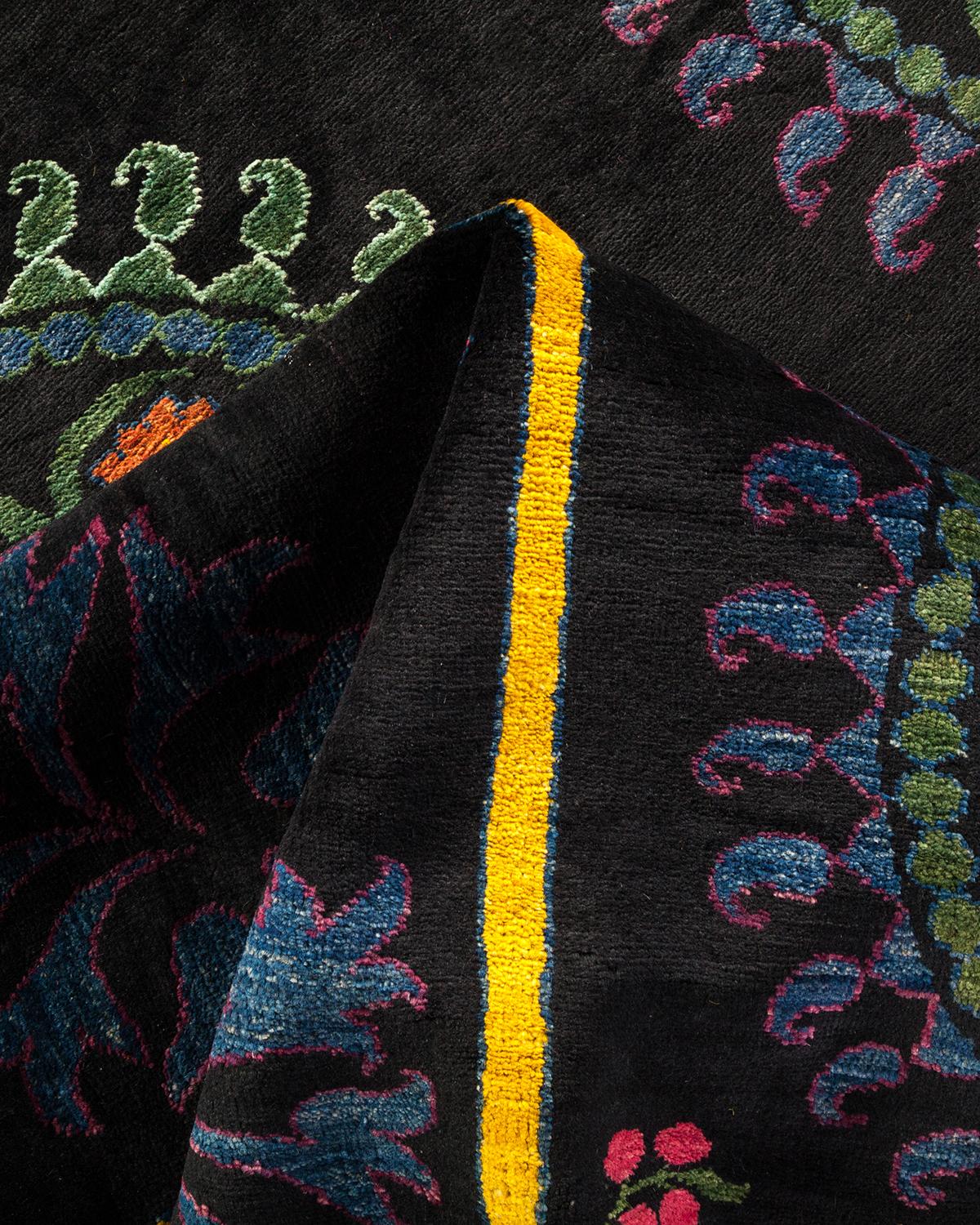 Altro Tappeto contemporaneo Suzani nero, unico nel suo genere, Hand Made in vendita