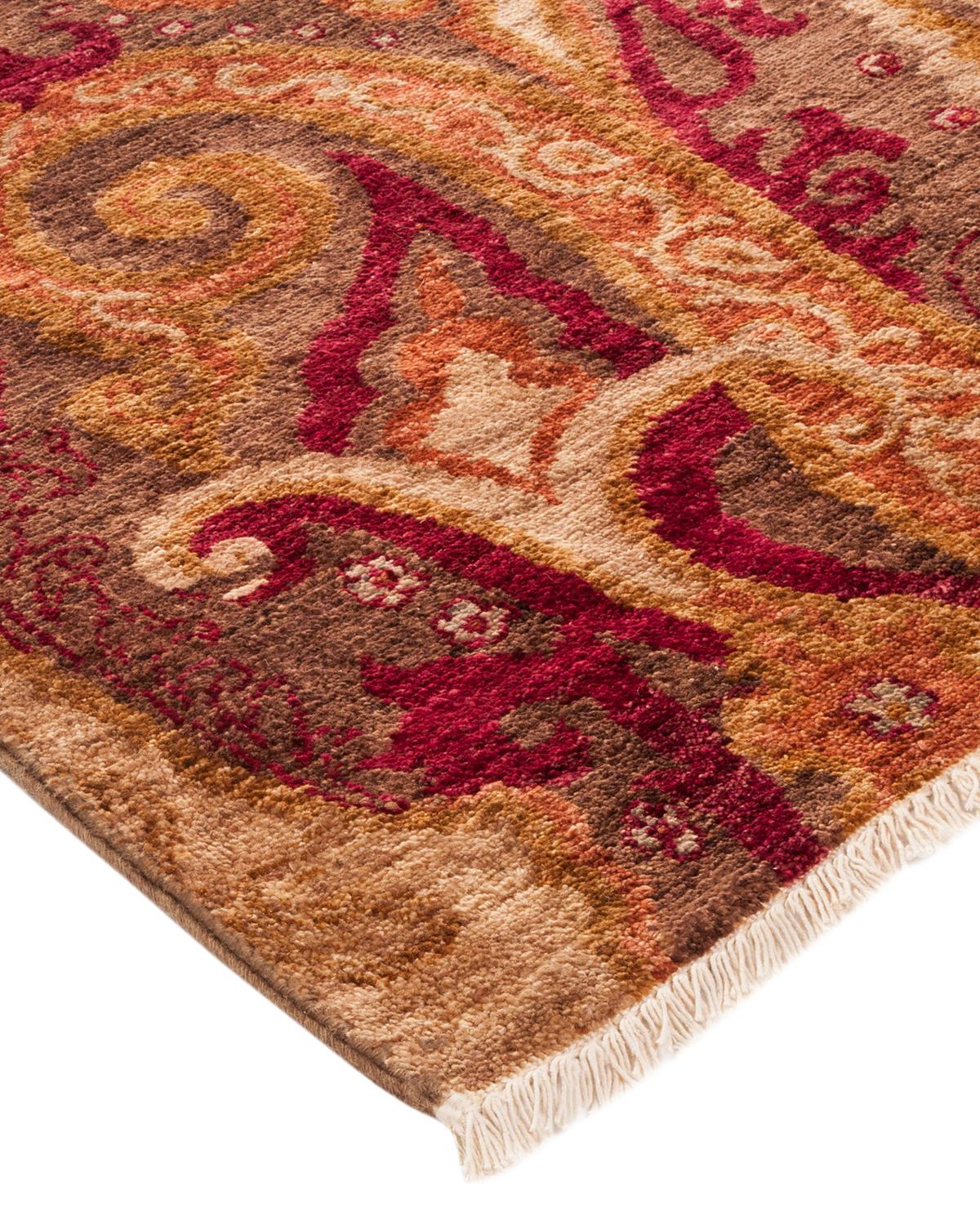 Einzigartiger, handgefertigter, zeitgenössischer Suzani-Teppich in Braun, 3,66 m x 4,66 m, Unikat (Wolle) im Angebot