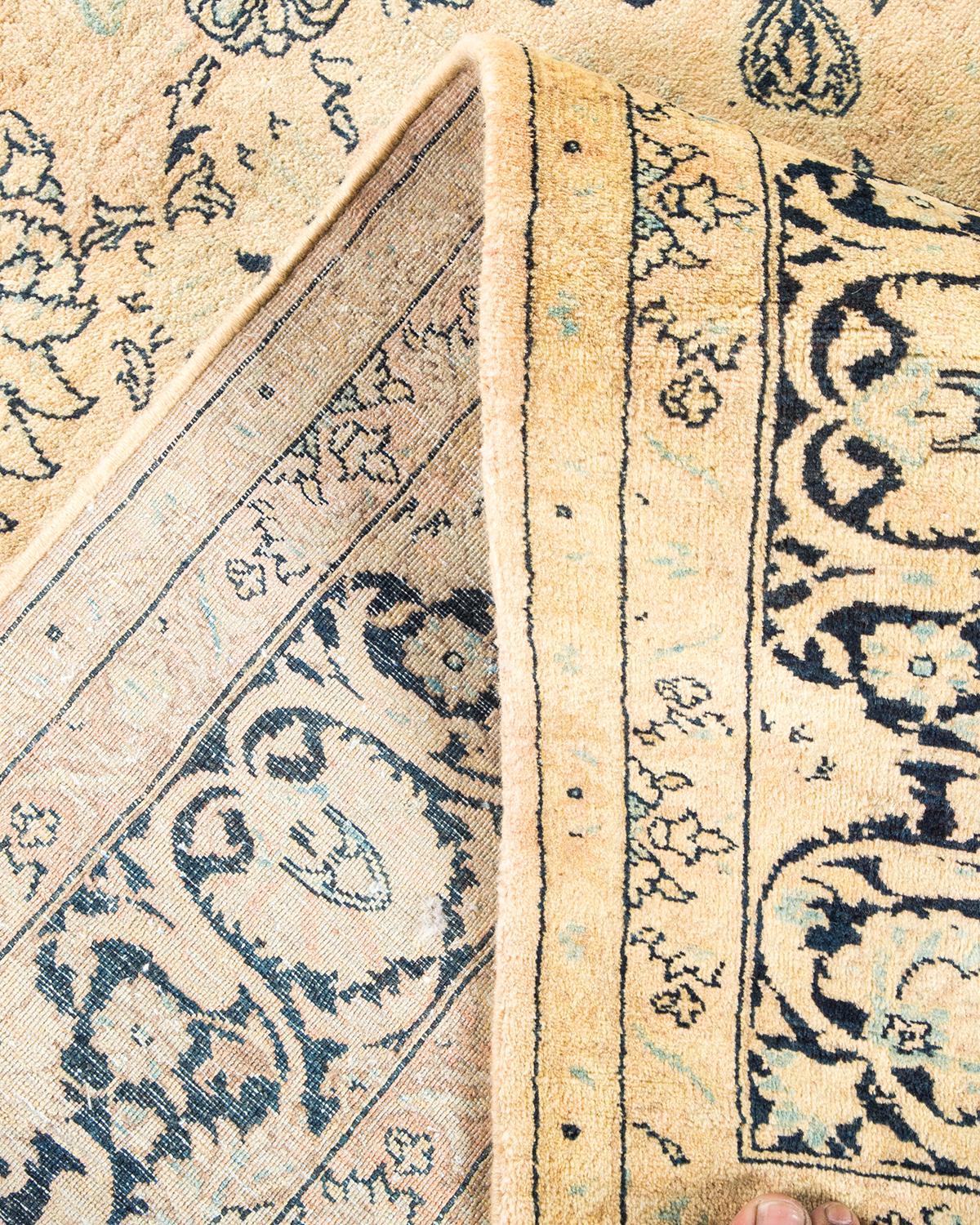 Pakistanais Tapis traditionnel Mogul beige unique fait à la main, unique en son genre en vente