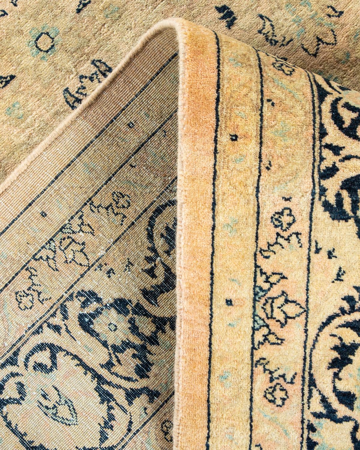 Pakistanais Tapis traditionnel Mogul beige unique fait à la main, unique en son genre en vente
