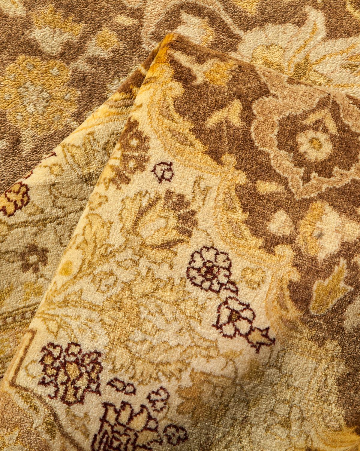Einzigartiger handgefertigter traditioneller Mogul-Teppich in Beige (Handgeknüpft) im Angebot