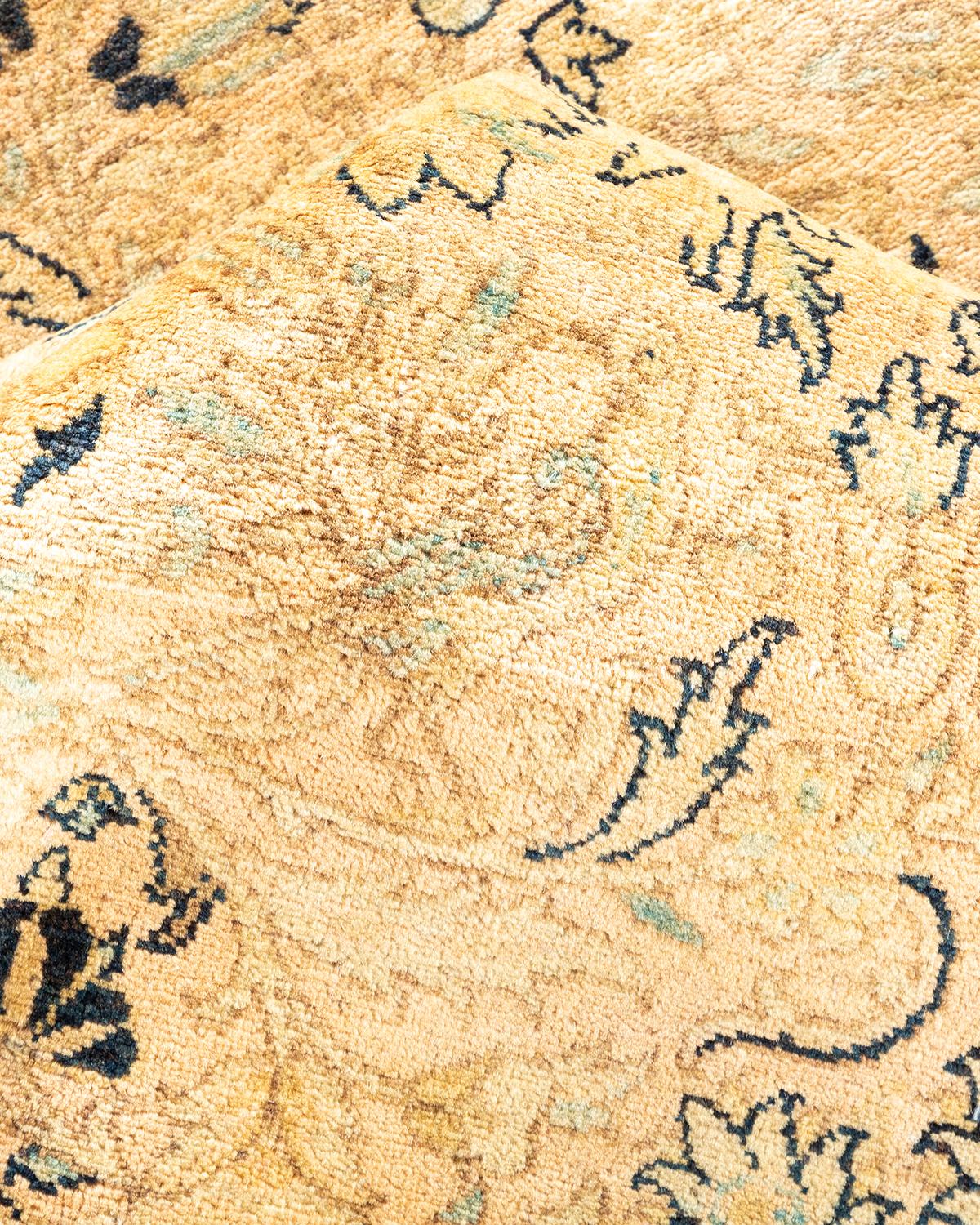 Pakistanais Tapis Mogul traditionnel beige unique fait à la main, unique en son genre en vente