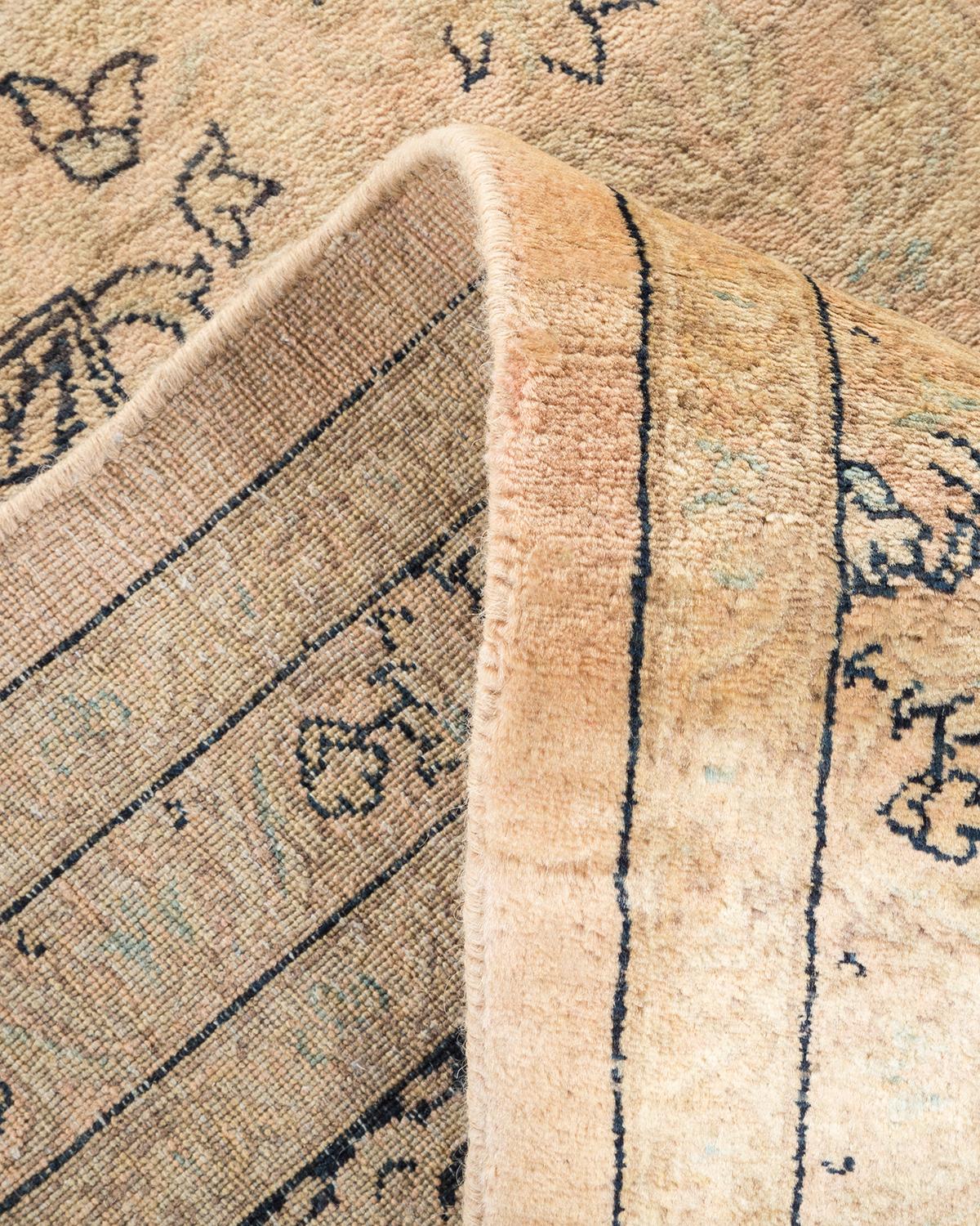 Pakistanais Tapis Mogul traditionnel beige unique fait à la main, unique en son genre en vente