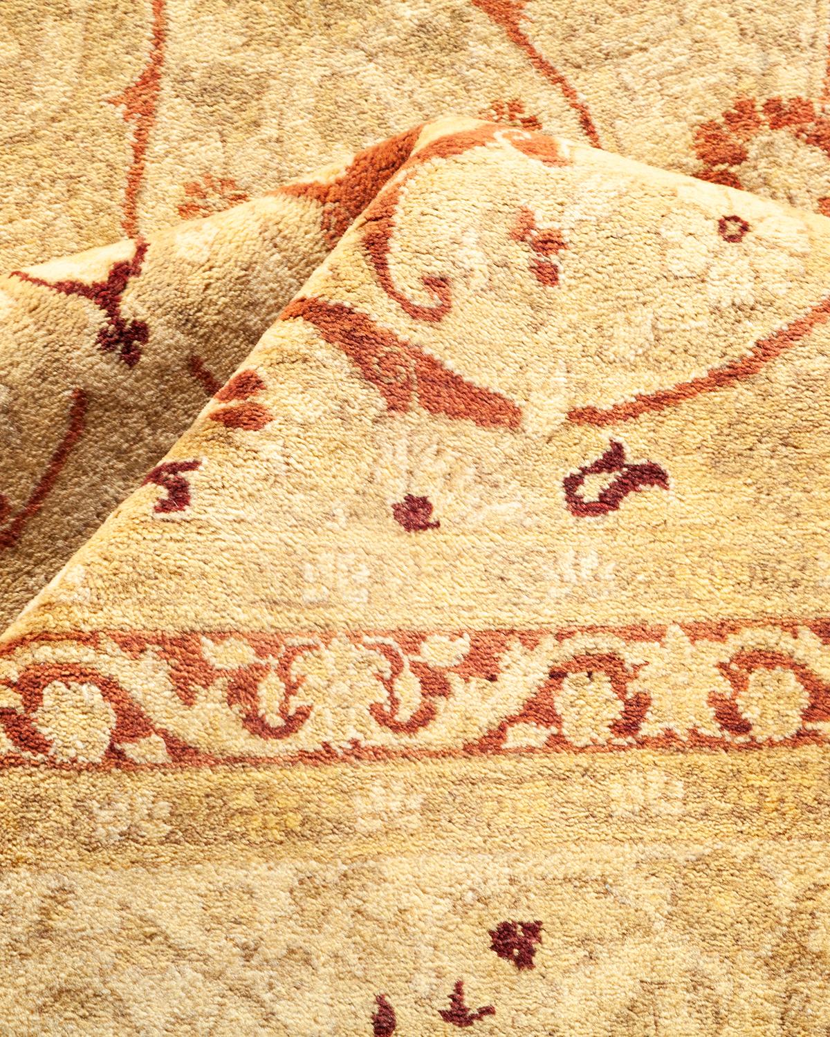Pakistanais Tapis traditionnel Mogul beige unique fait à la main, unique en son genre en vente